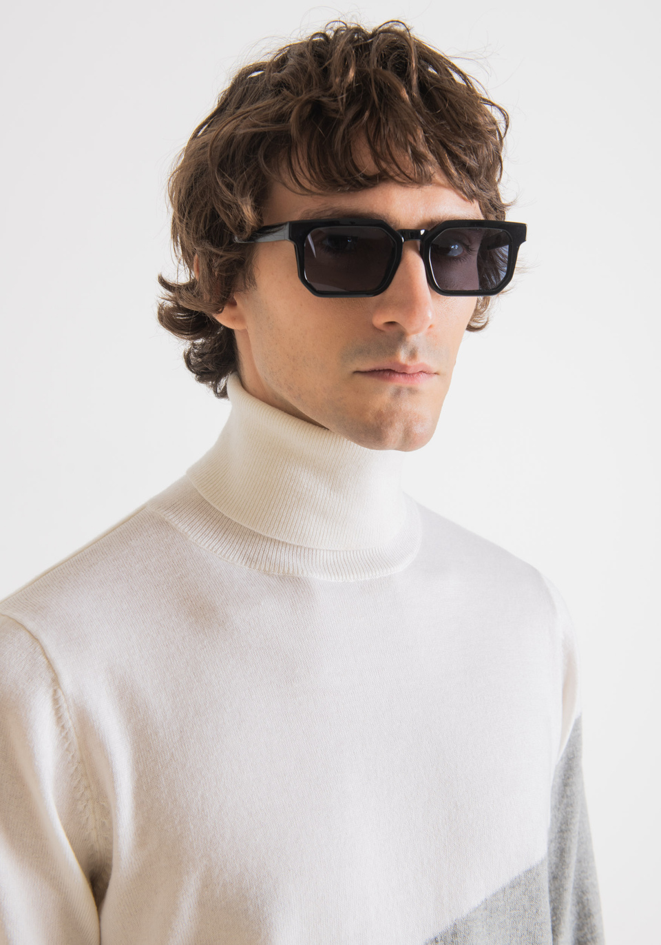 HIGH-NECK SWEATER IN MERINO WOOL BLEND WITH JACQUARD PATTERN - Antony Morato Online Shop
