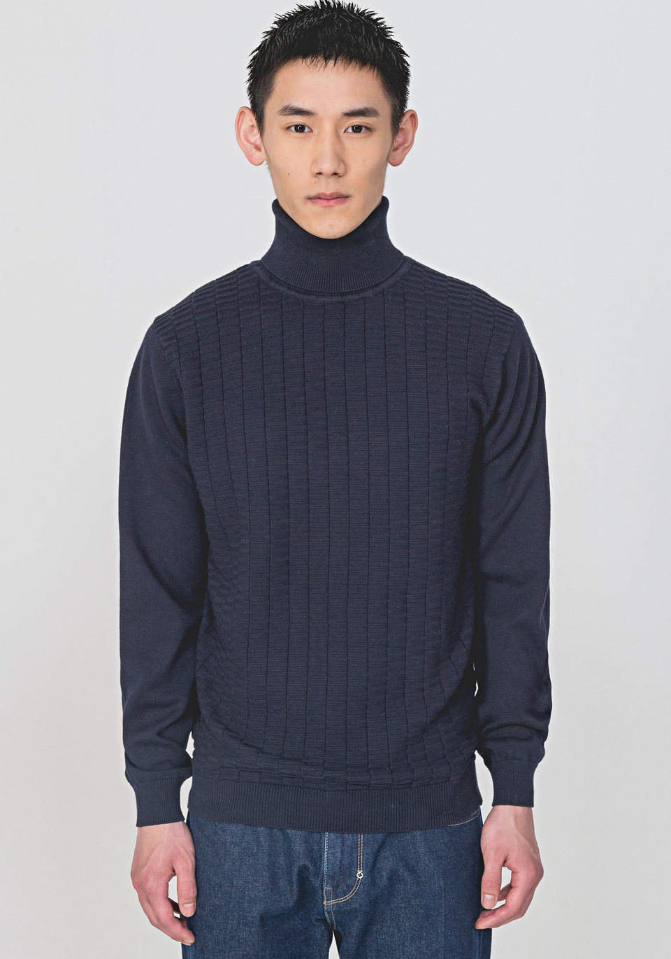 HIGH-NECK SWEATER IN A SOFT COTTON-WOOL BLEND WITH A GEOMETRICAL PATTERN - Antony Morato Online Shop