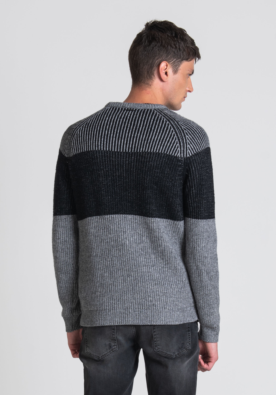 PLAIN-KNIT SWEATER MADE FROM A WOOL-BLEND YARN - Antony Morato Online Shop