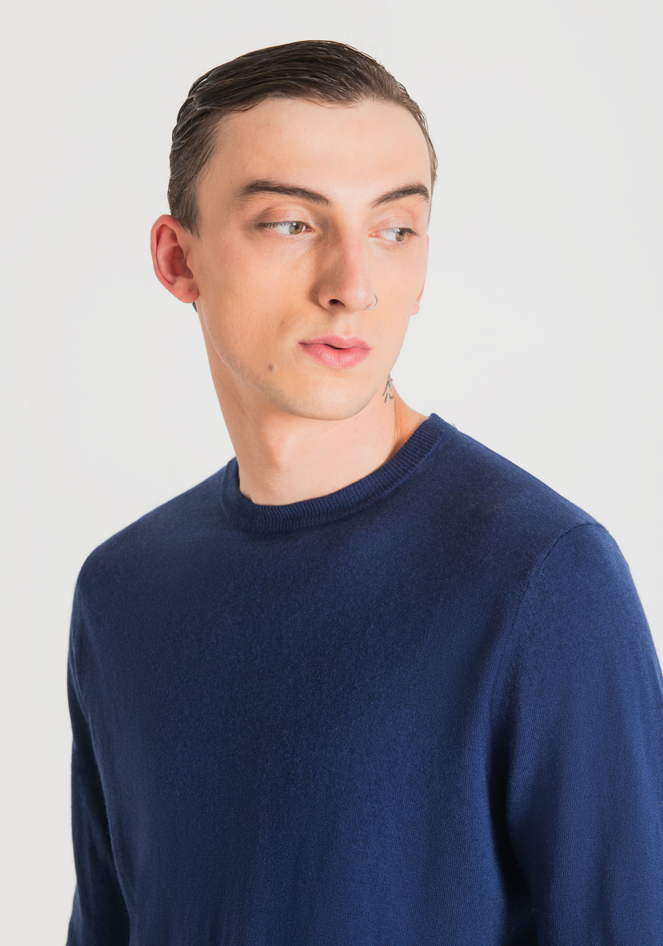 REGULAR FIT SWEATER IN SOLID-COLOUR SOFT WOOL BLEND YARN - Antony Morato Online Shop