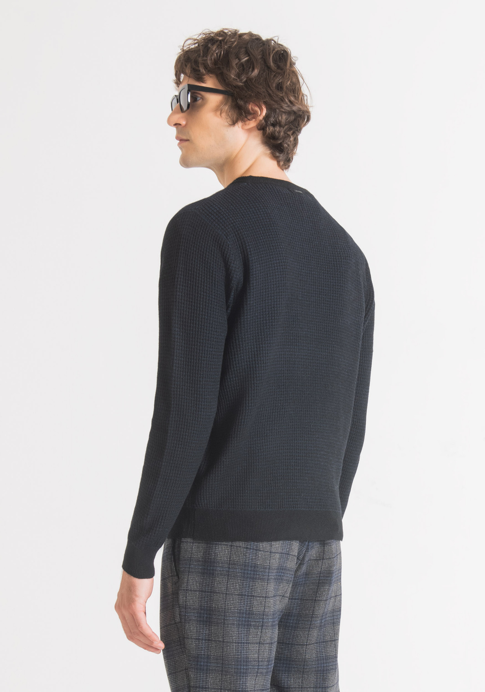REGULAR-FIT SWEATER IN SOFT MOHAIR WOOL-BLEND YARN WITH ALL-OVER MICRO-PATTERN - Antony Morato Online Shop