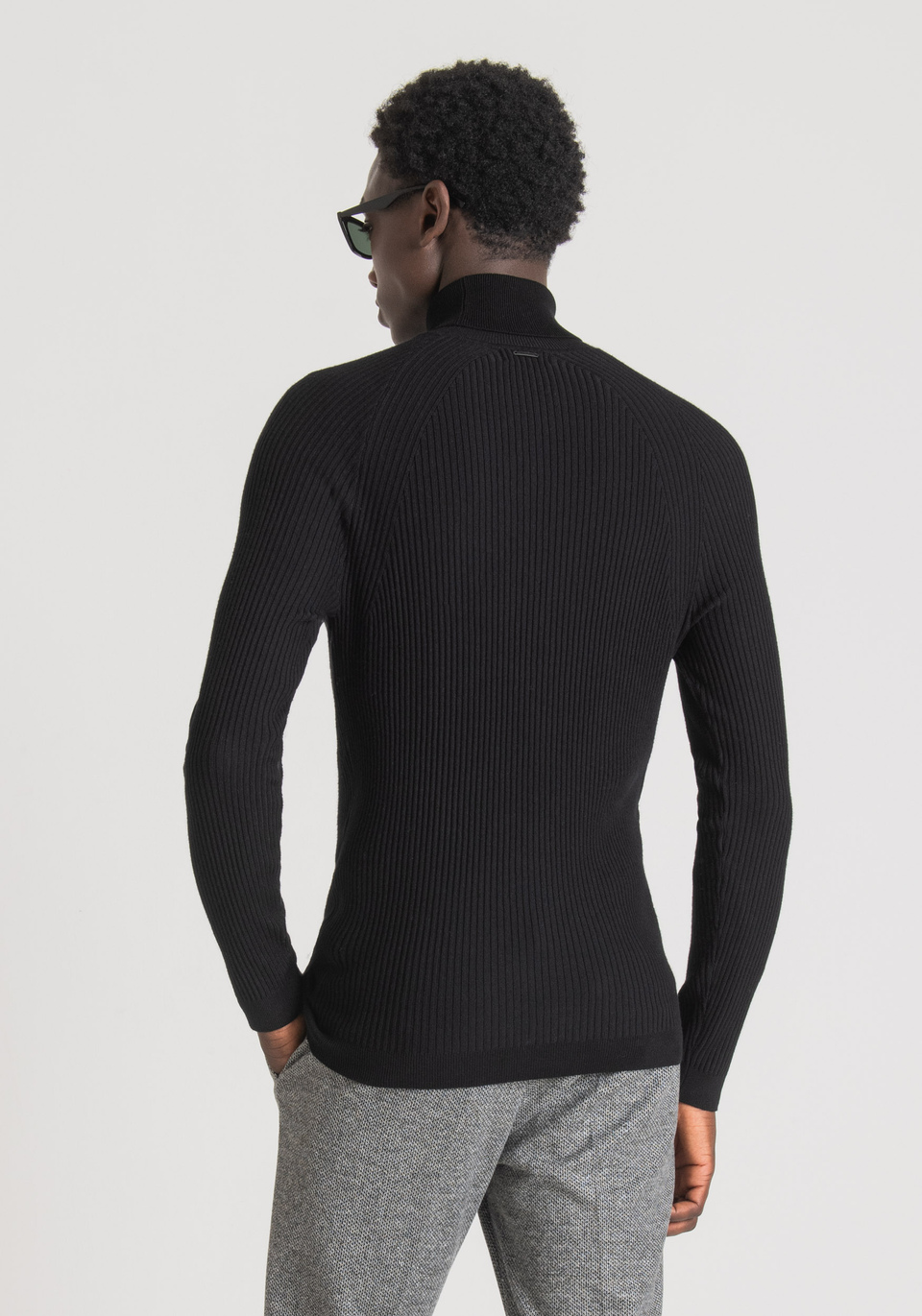 SLIM FIT SWEATER IN SOLID-COLOUR SOFT STRETCH VISCOSE BLEND YARN - Antony Morato Online Shop