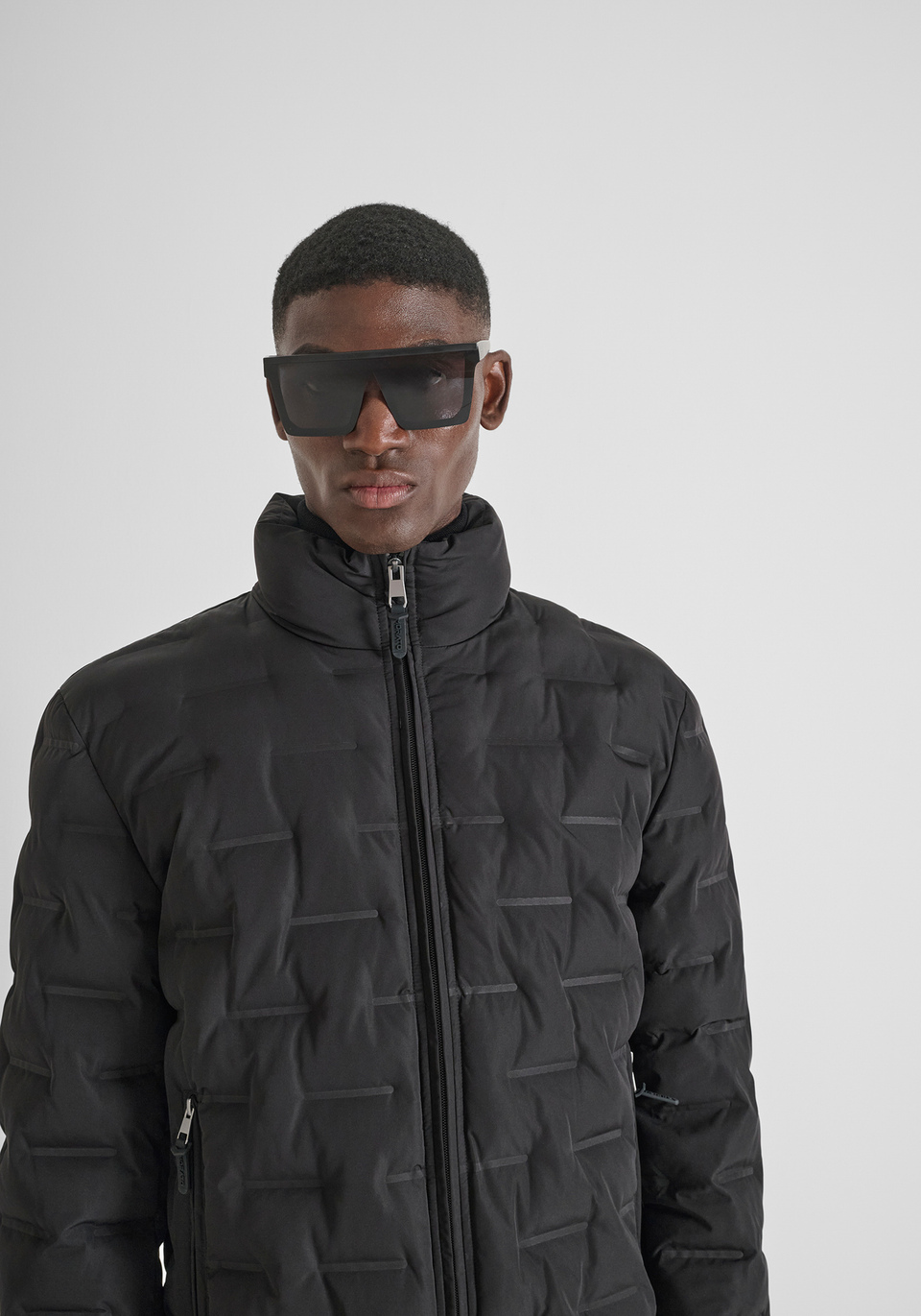 CHAQUETA REGULAR FIT ACOLCHADA CON RELLENO ECOLÓGICO DUPONT SORONA - Antony Morato Online Shop