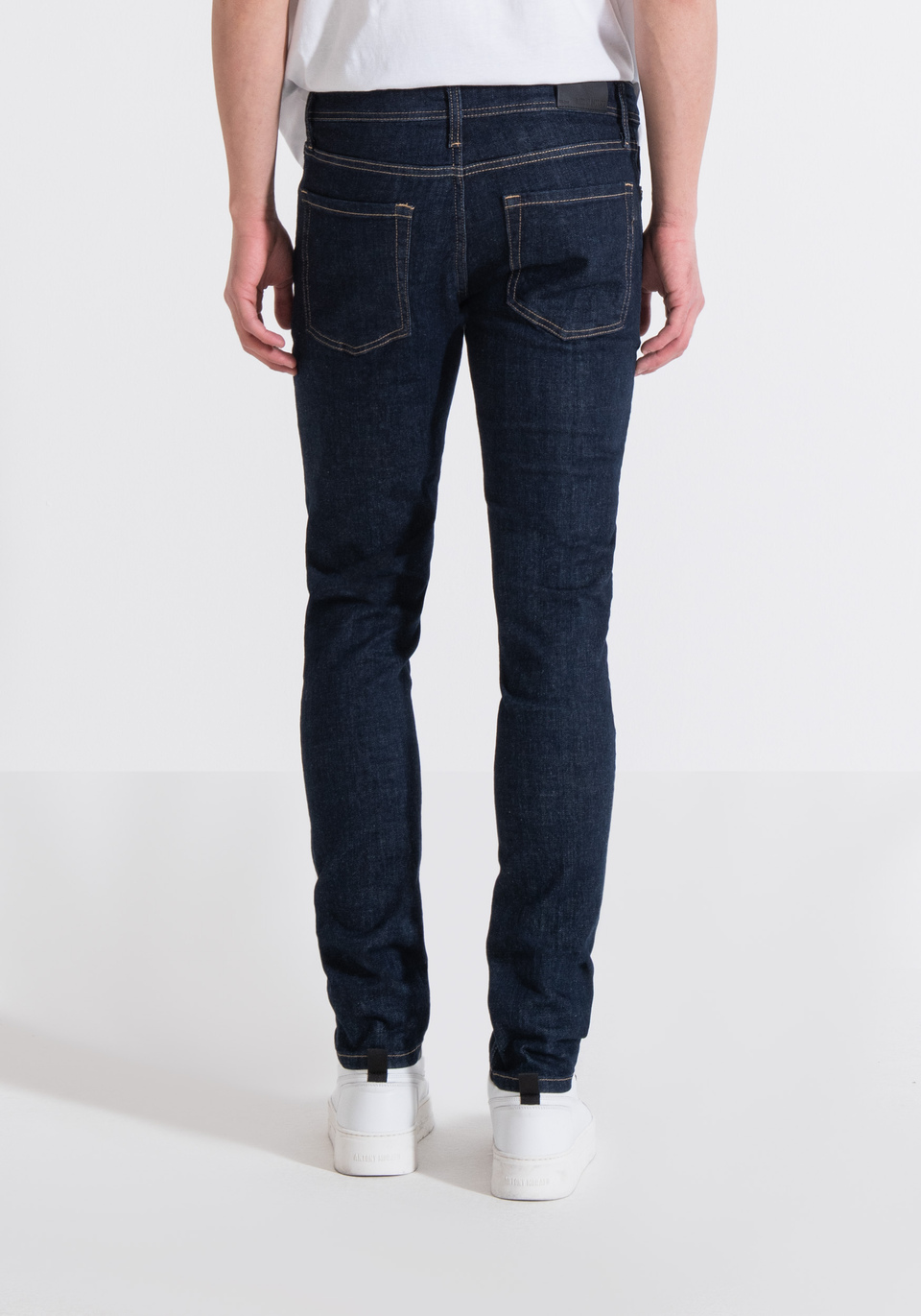 "OZZY" TAPERED-FIT JEANS IN STRETCH DENIM WITH DARK WASH - Antony Morato Online Shop