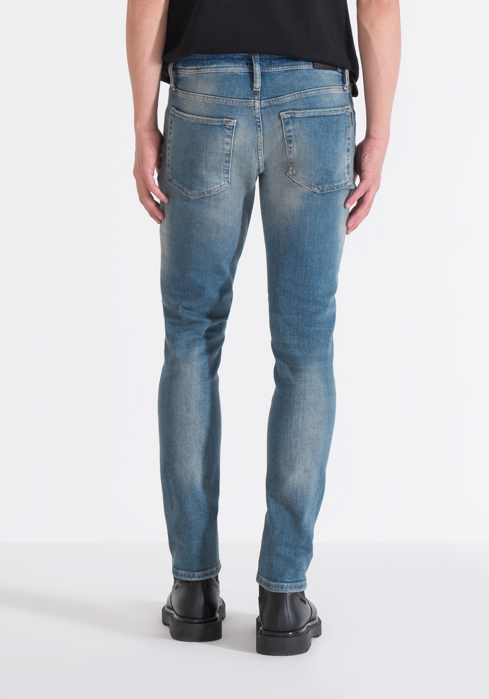 JEANS "OZZY" TAPERED FIT IN TESSUTO EFFETTO VINTAGE CHIARO - Antony Morato Online Shop