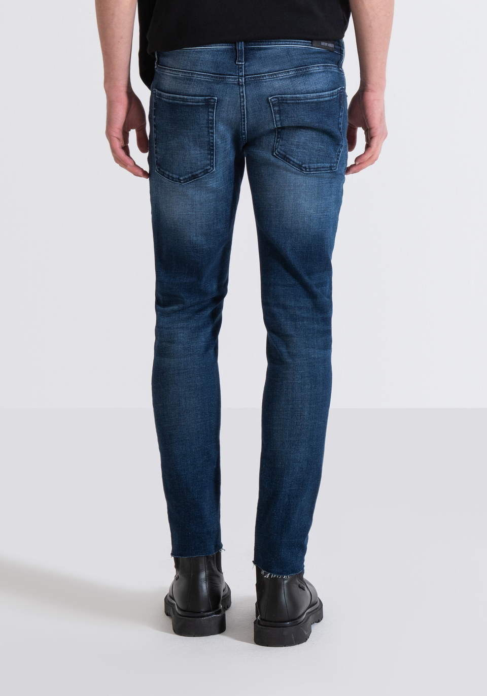 Slim fit: washed stretch jeans - dark blue | s.Oliver