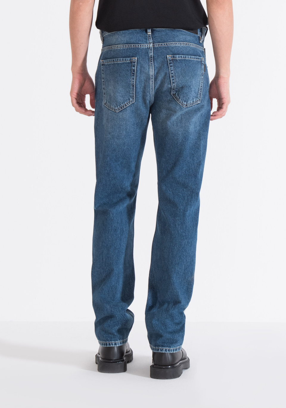 REGULAR STRAIGHT FIT "JOE" JEANS IN CLASSIC BLUE DENIM - Antony Morato Online Shop