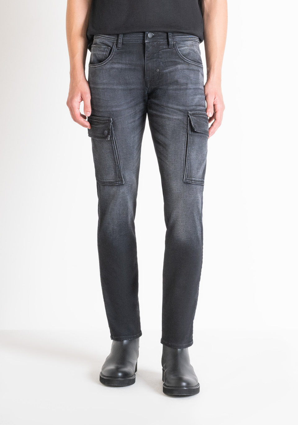 JEANS TAPERED FIT „ARNOLD“ AUS SCHWARZEM DENIM - Antony Morato Online Shop