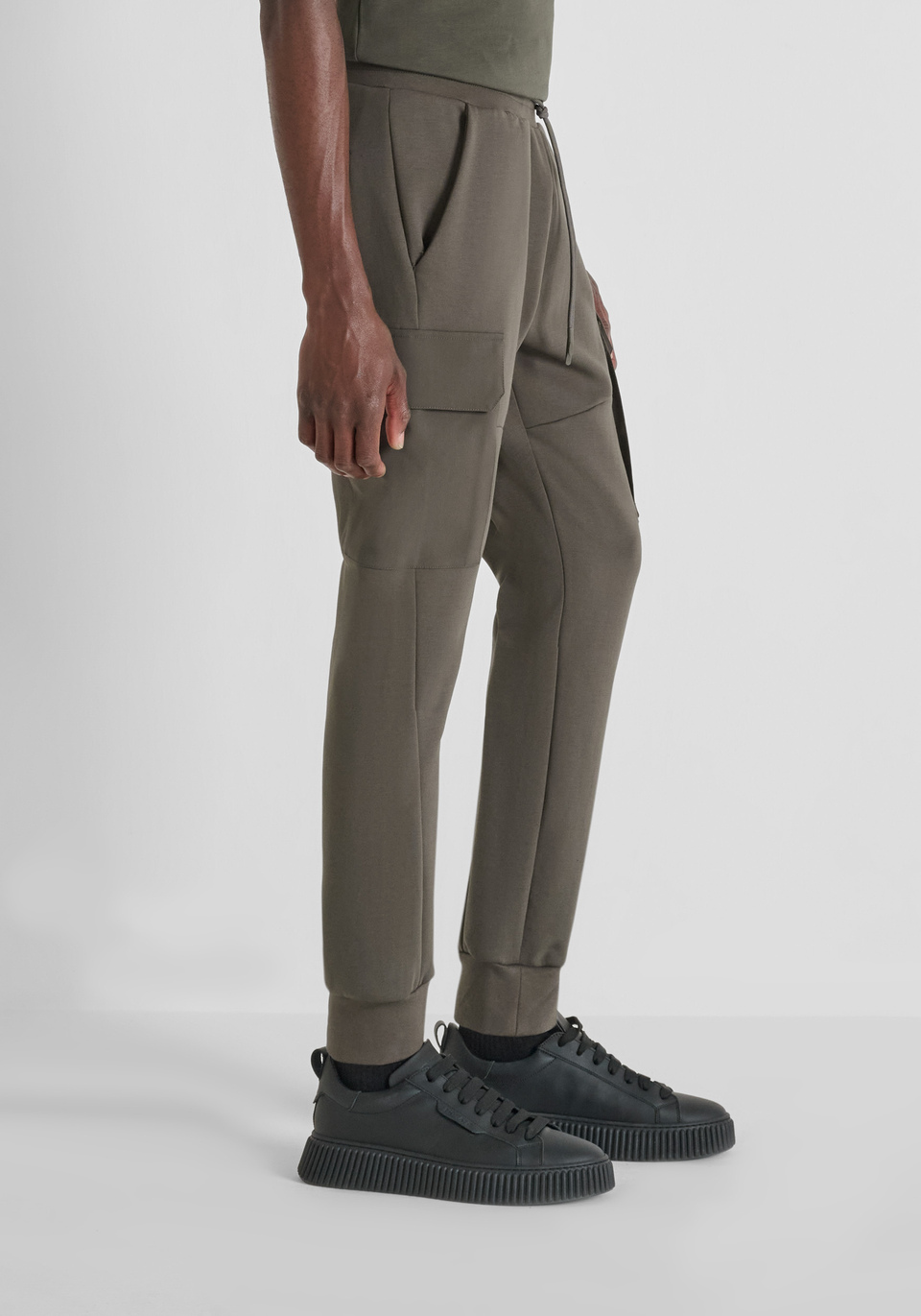 REGULAR FIT JOGGINGHOSE AUS BAUMWOLLMISCHUNG MIT GROSSEN TASCHEN - Antony Morato Online Shop