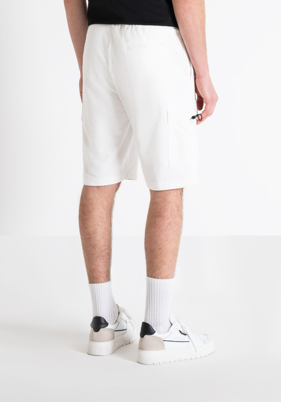 SHORTS EN POLAIRE COUPE REGULAR AVEC ÉCUSSON LOGO - Antony Morato Online Shop