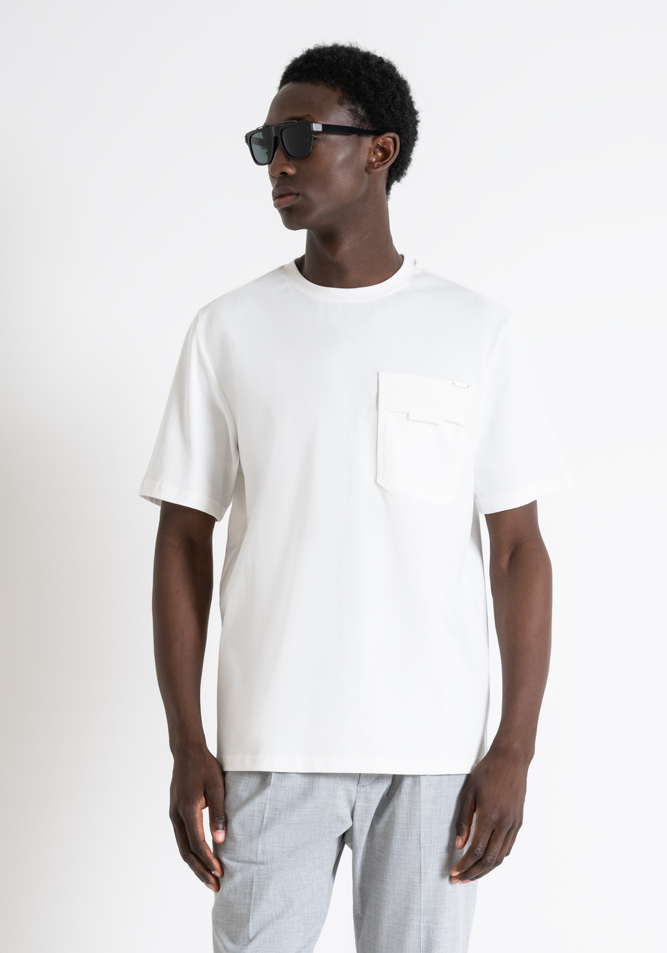 RELAXED FIT T-SHIRT IN COTTON WITH LOGO PLAQUE - Antony Morato Online Shop