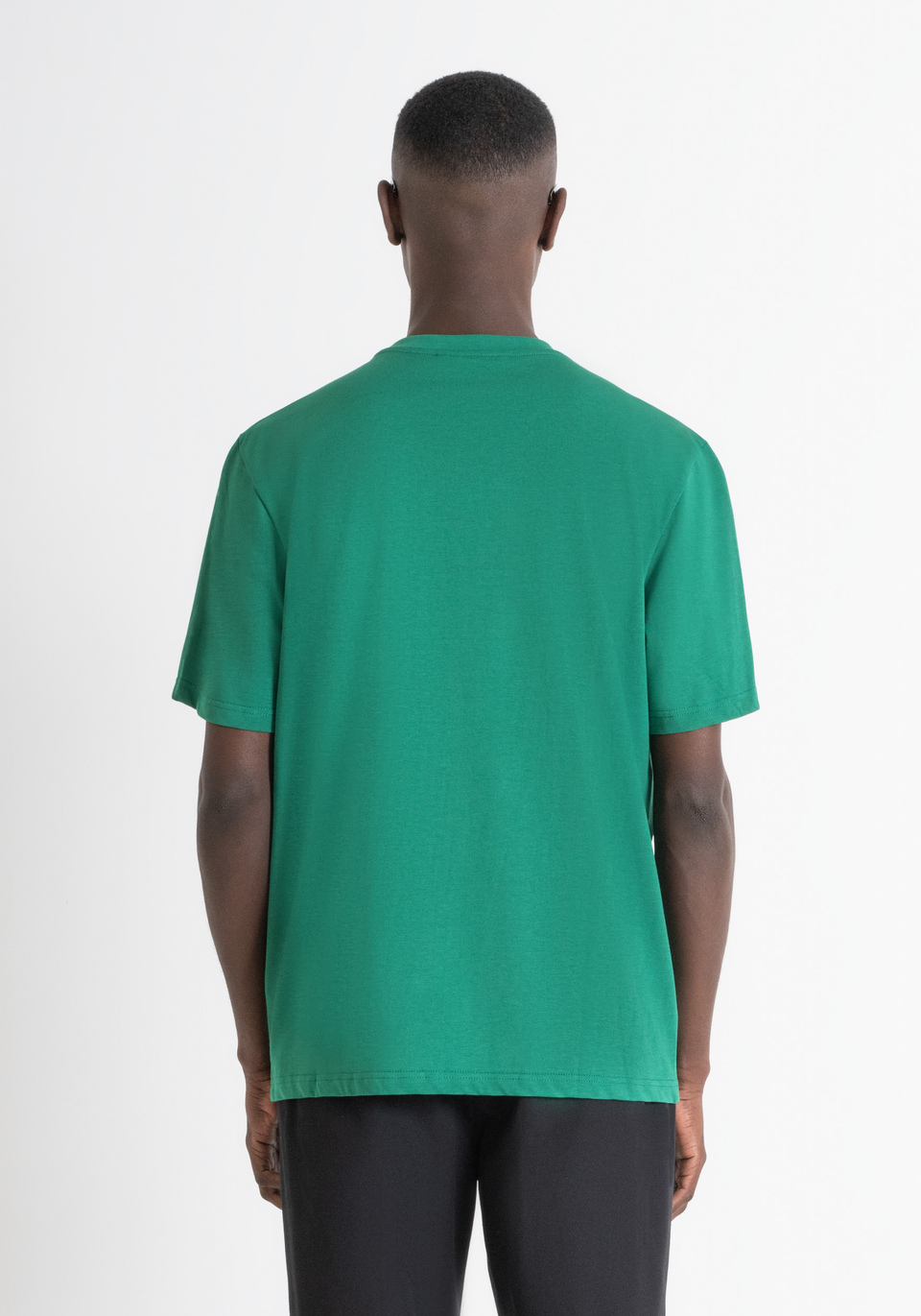 Abbigliamento sportivo shop online hot sale