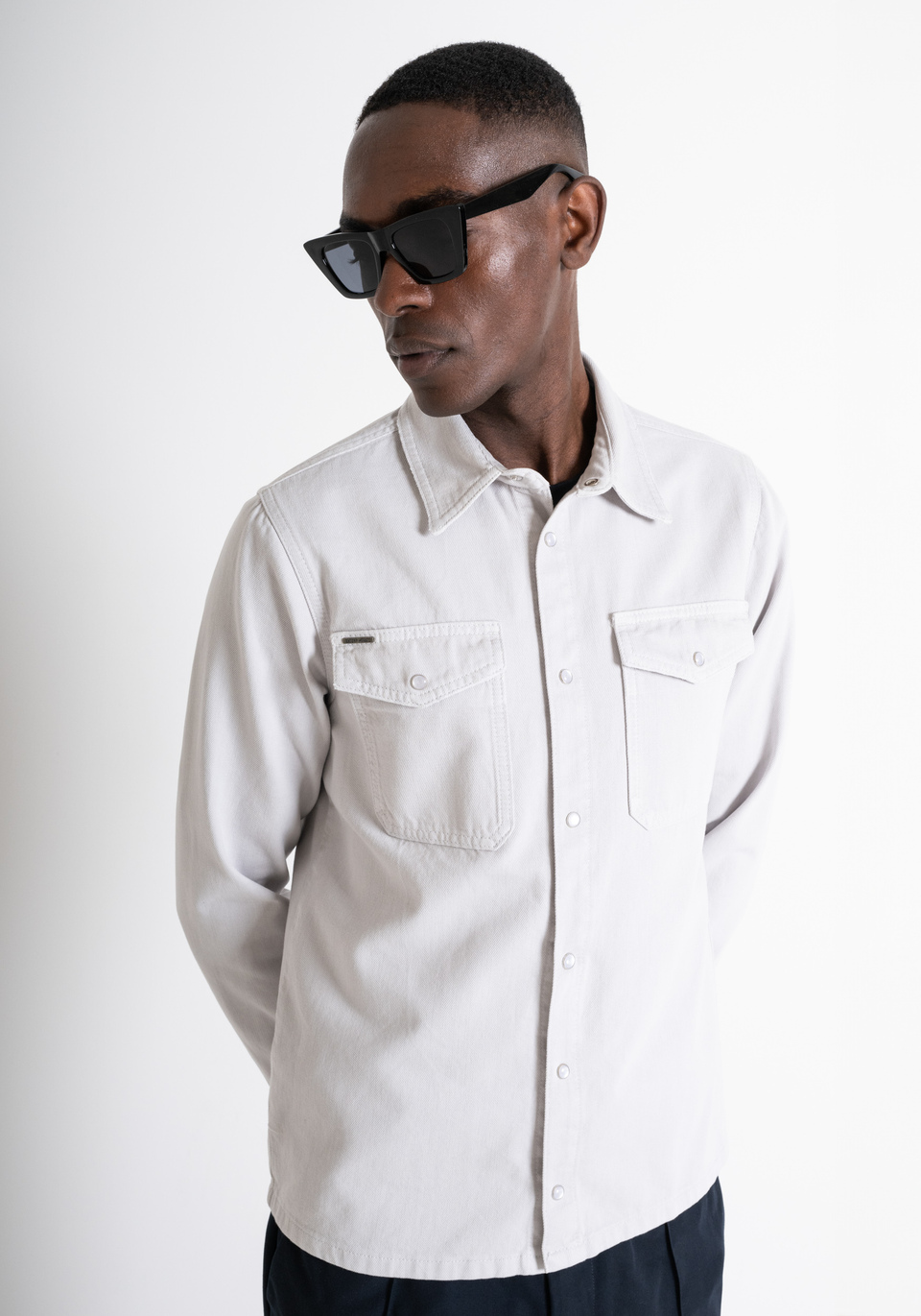 HEMD REGULAR FIT AUS DENIM MIT TASCHEN - Antony Morato Online Shop