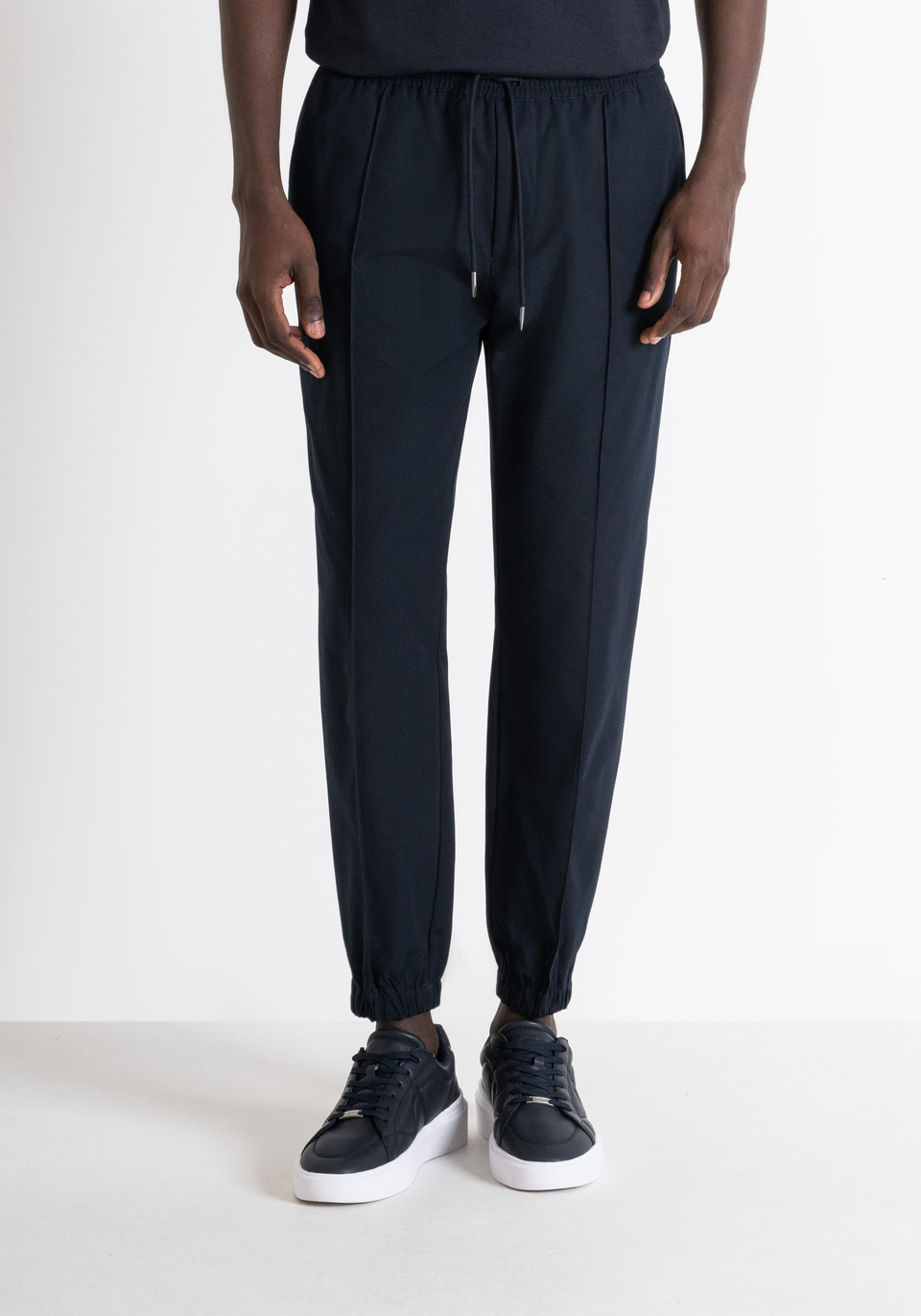 Fit pantaloni sale