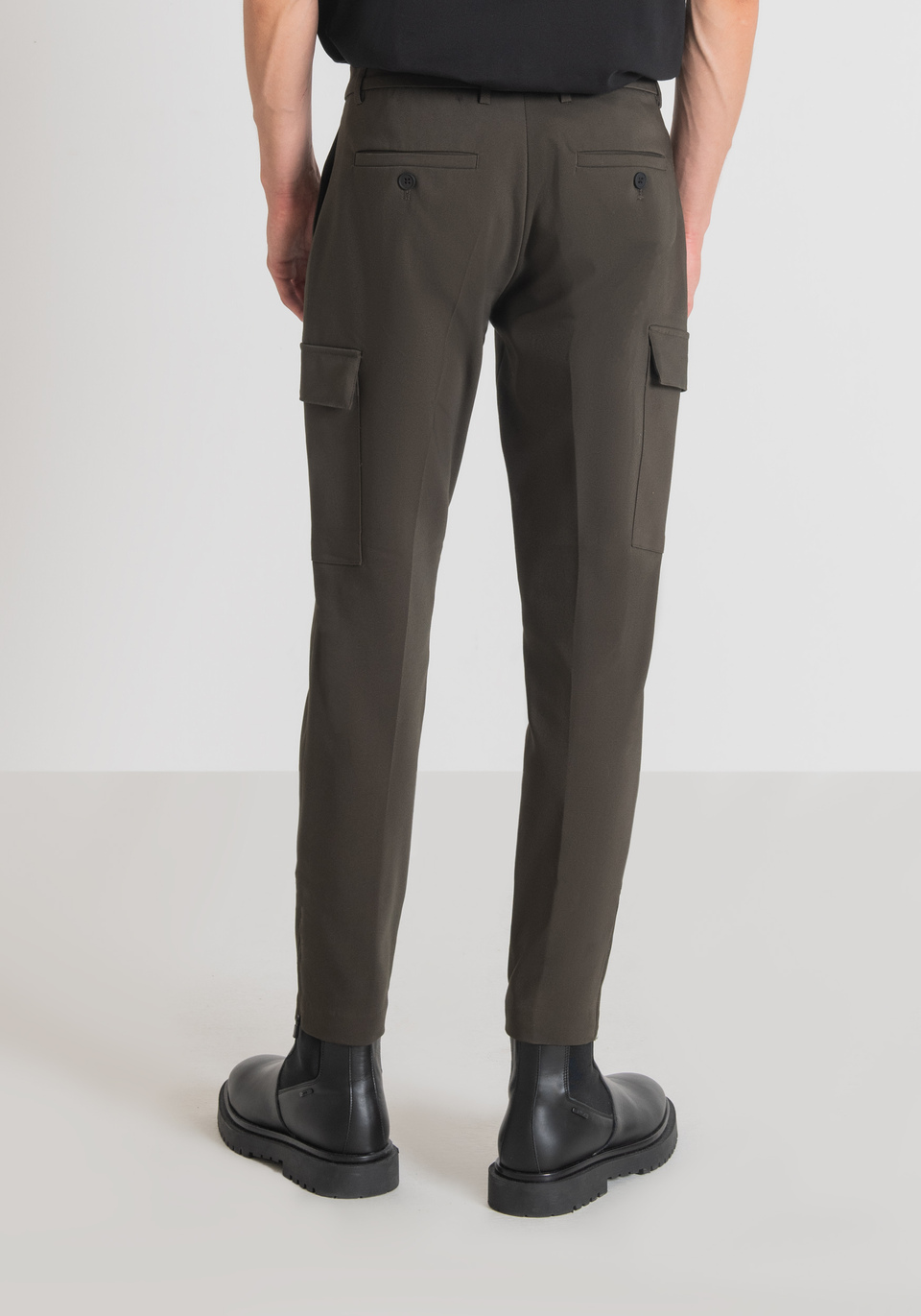 "BJORN" SKINNY FIT TROUSERS IN ELASTIC COTTON BLEND WITH SIDE POCKETS AND ZIP ON THE BOTTOM - Antony Morato Online Shop