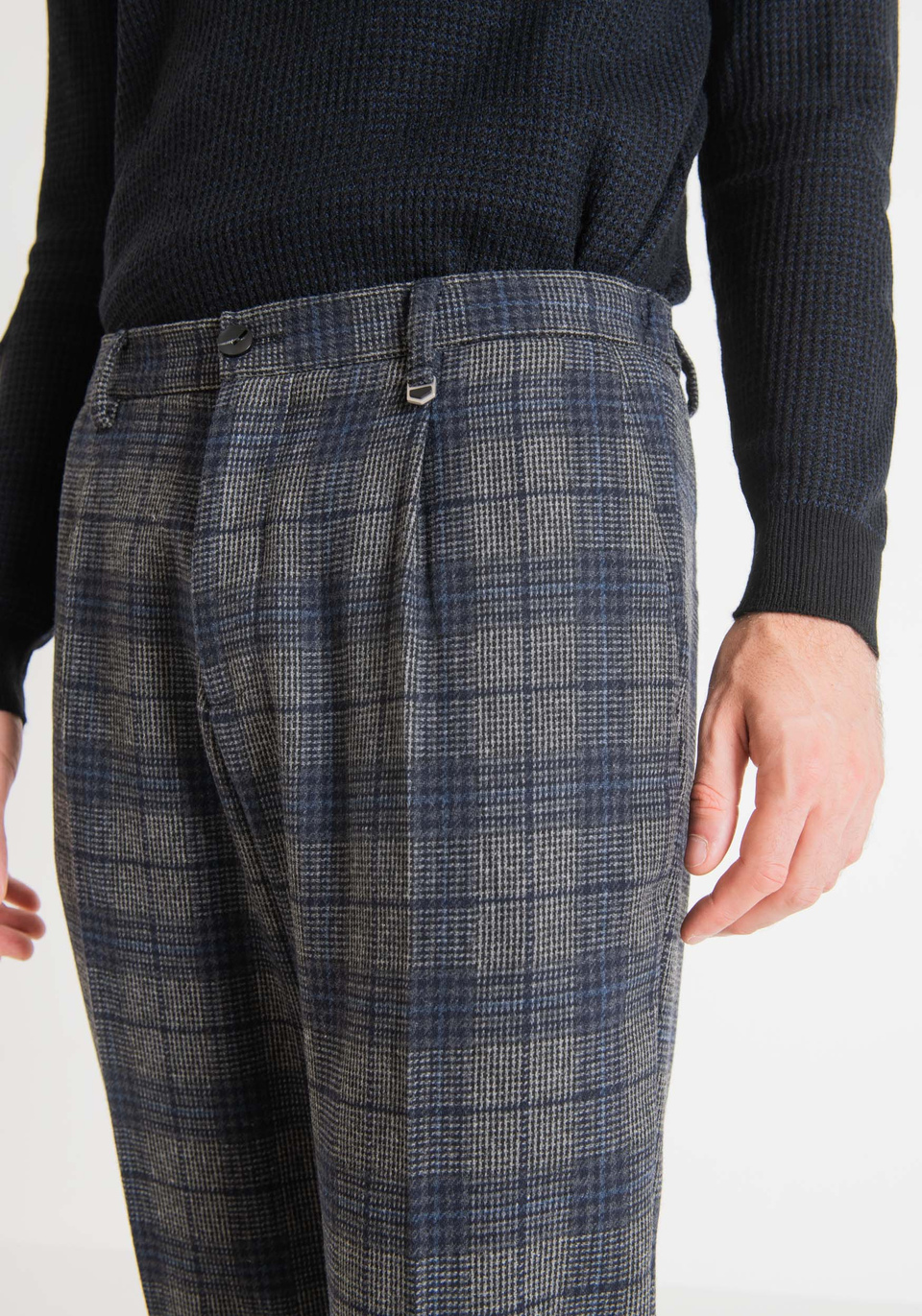 "GUSTAF" CARROT FIT TROUSERS IN WARM WOOL-BLEND FABRIC WITH PRINCE OF WALES PATTERN - Antony Morato Online Shop