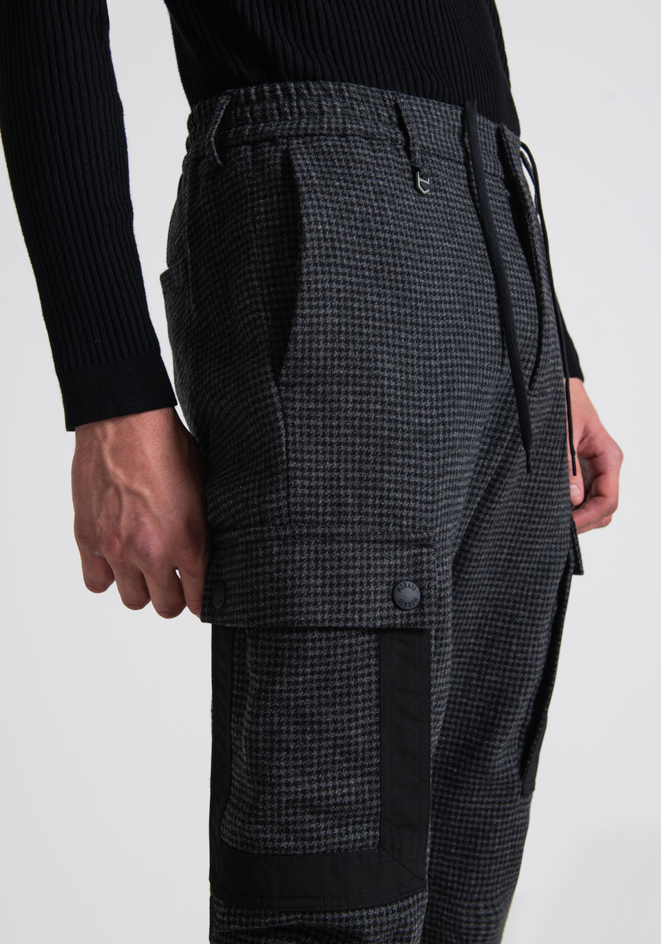 CARROT FIT TROUSERS IN WOOL-BLEND HOUNDSTOOTH FABRIC - Antony Morato Online Shop