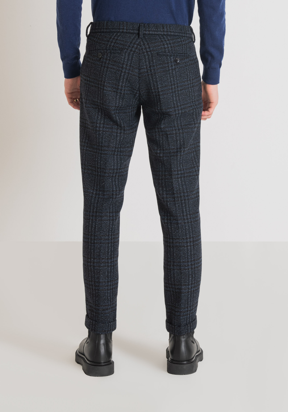 "GUSTAF" CARROT FIT TROUSERS IN WOOL BLEND WITH PRINCE OF WALES PATTERN - Antony Morato Online Shop