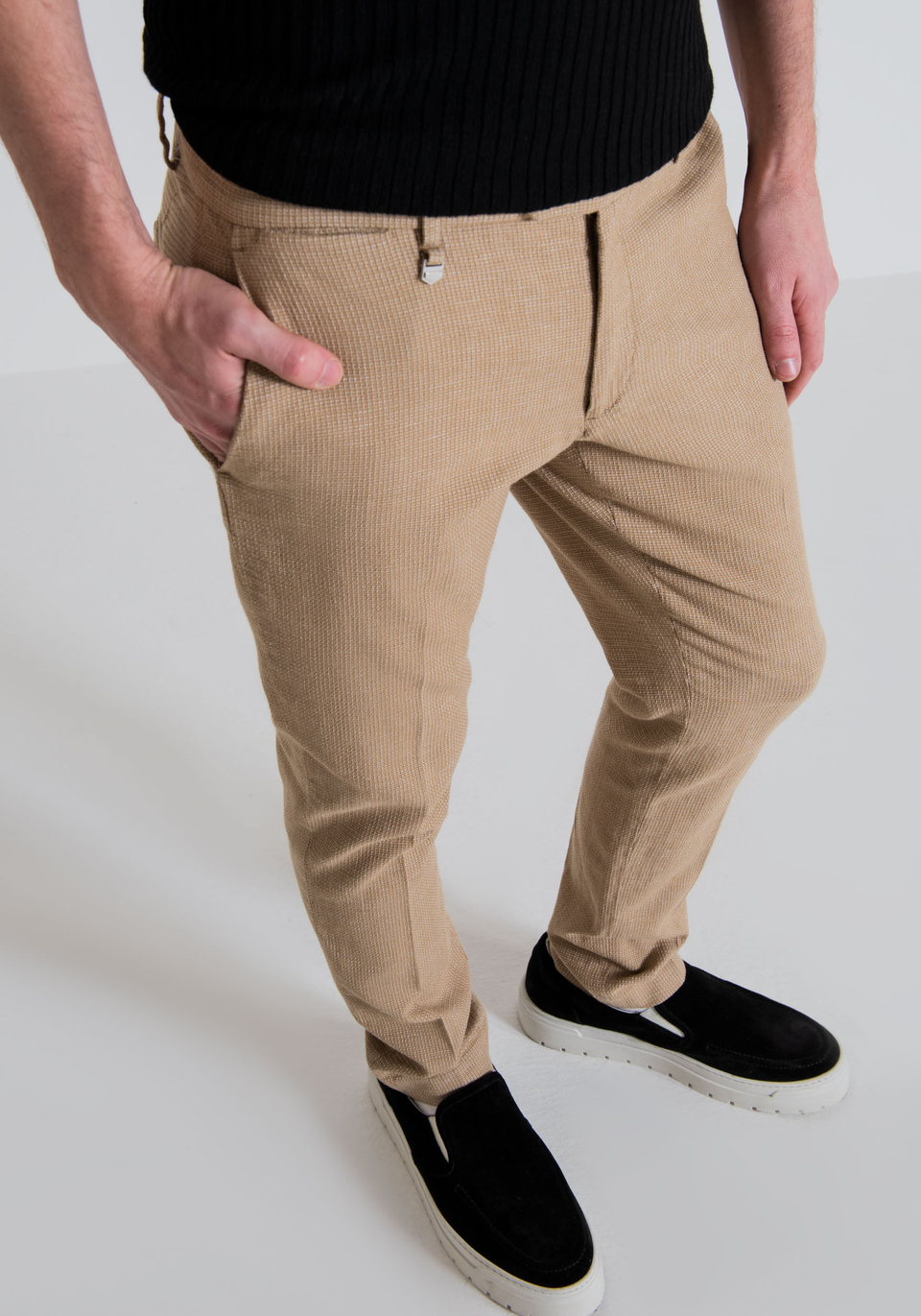 "BRYAN" SKINNY-FIT TROUSERS IN MICRO-WEAVE STRETCH LINEN BLEND - Antony Morato Online Shop