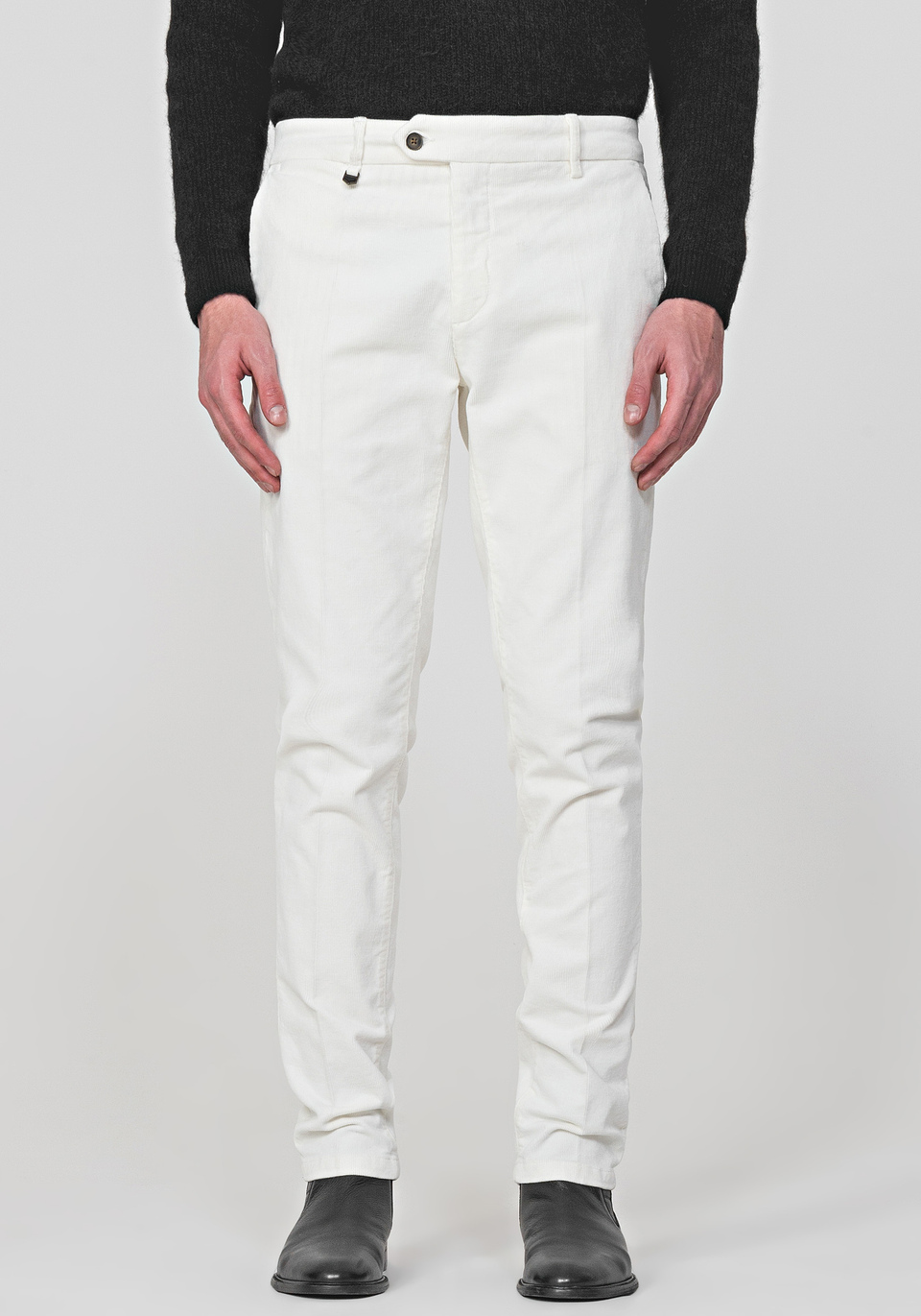 SKINNY-FIT “BRYAN” TROUSERS MADE FROM A SOFT OLD-LOOK CORDUROY - Antony Morato Online Shop