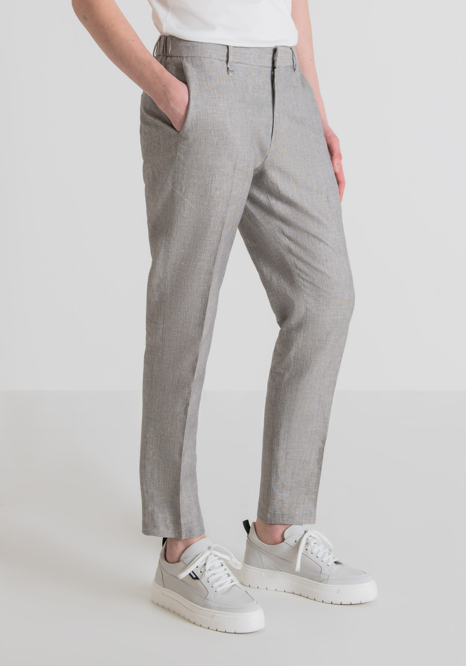 SLIM-FIT “ARTHUR” TROUSERS IN A LINEN-COTTON BLEND WITH AN ELASTICATED DRAWSTRING WAIST - Antony Morato Online Shop