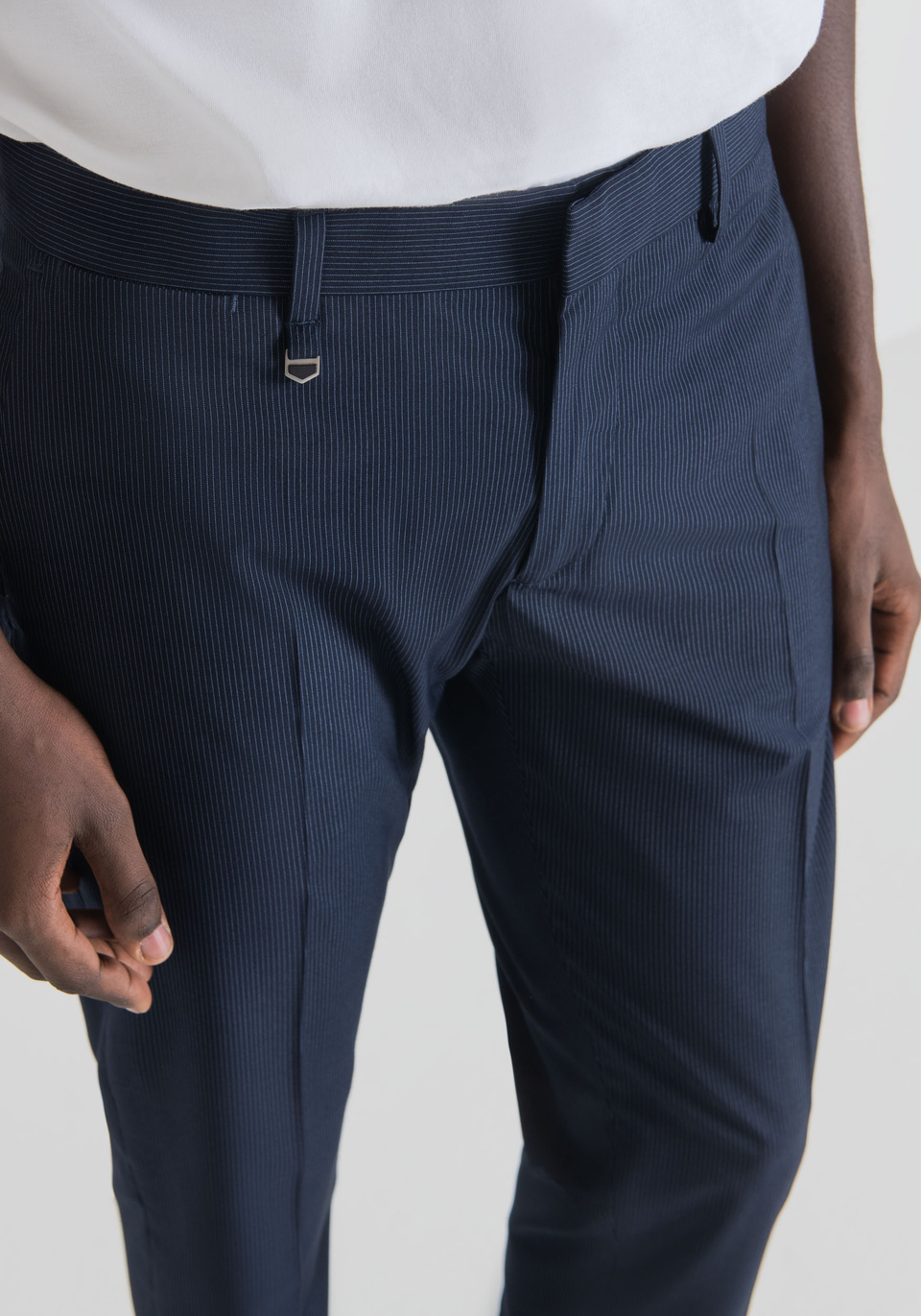 PANTALONI SLIM FIT “BONNIE” IN TESSUTO STRETCH CON MICROTRAMA - Antony Morato Online Shop