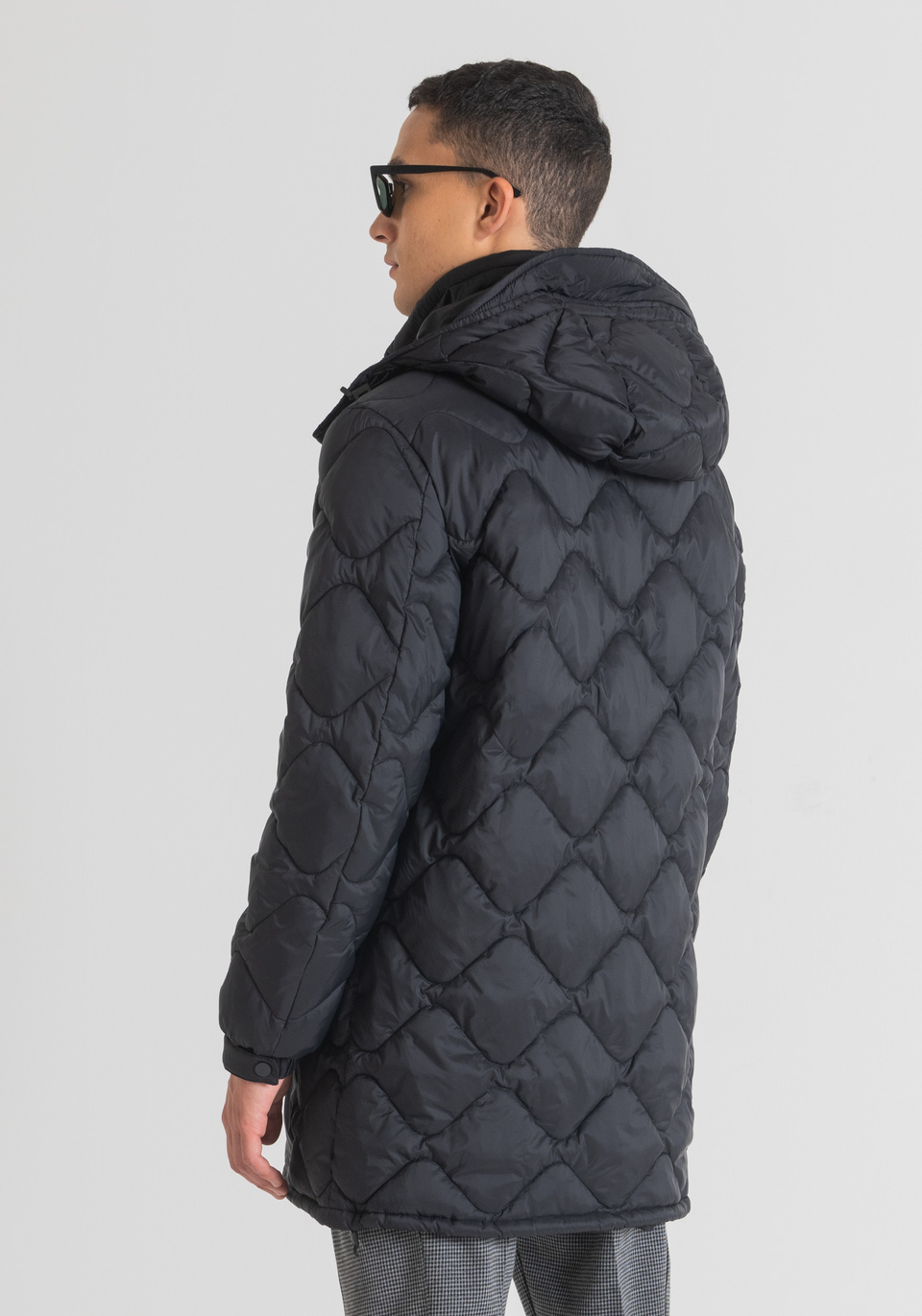 LONG REGULAR-FIT DOWN JACKET IN QUILTED TECHNICAL FABRIC - Antony Morato Online Shop