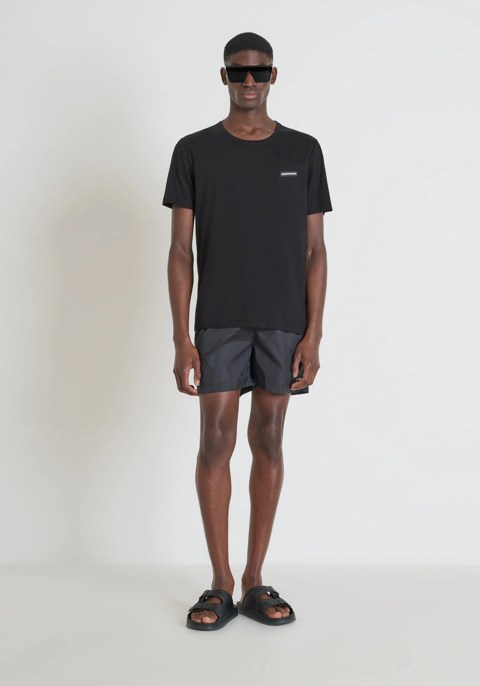 LOOK 233 LOOK 233