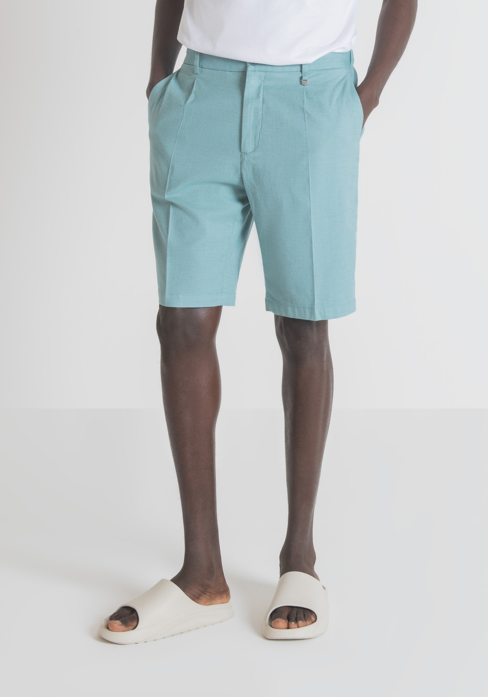 "GUSTAF" CARROT-FIT SHORTS IN YARN-DYED STRETCH COTTON - Antony Morato Online Shop