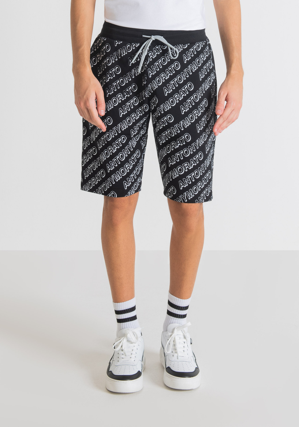 REGULAR FIT SWEATSHORTS IN SOFT STRETCH COTTON WITH ALL-OVER LOGO PRINT - Antony Morato Online Shop