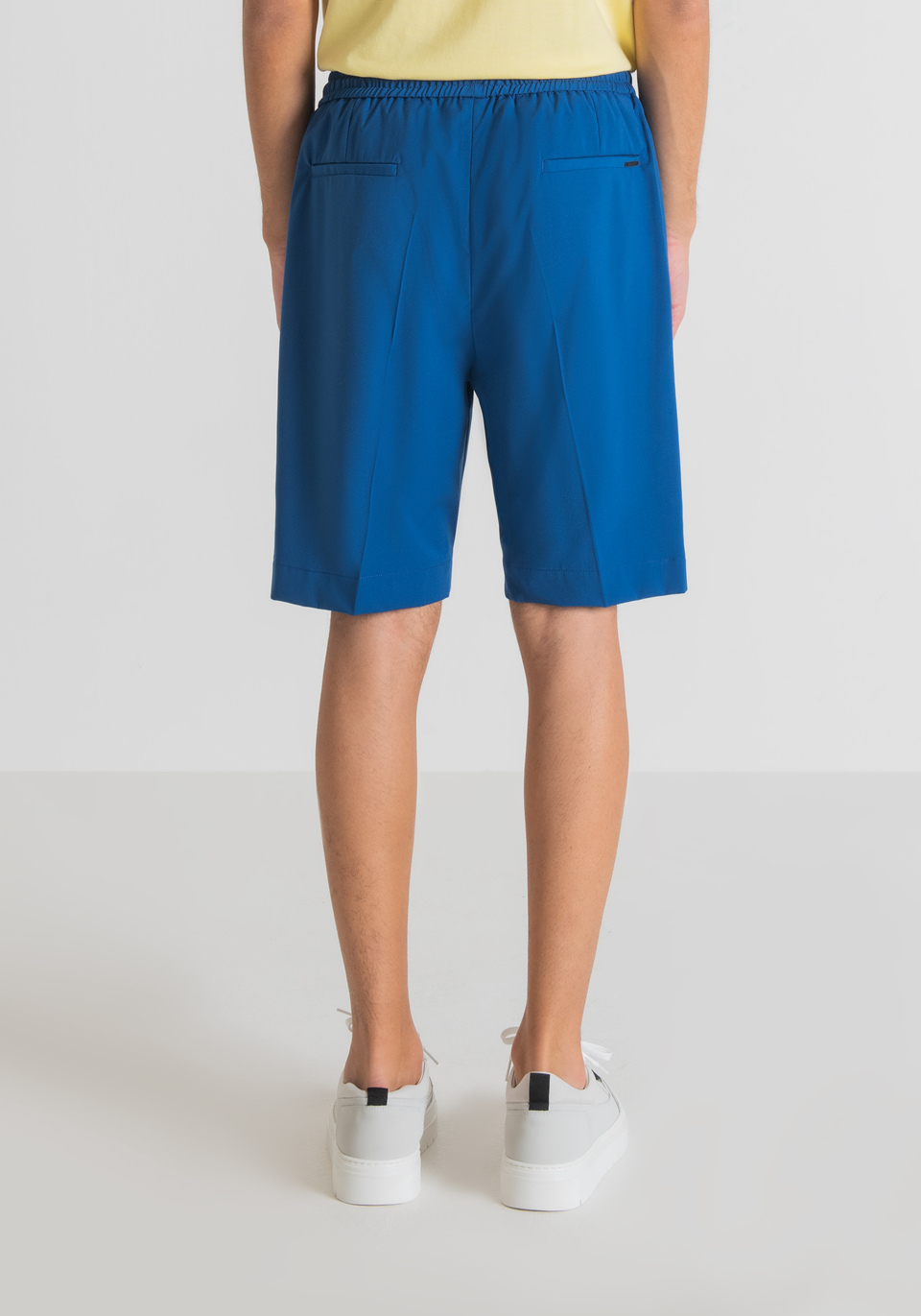 REGULAR-FIT SHORTS WITH CENTRAL PLEAT AND DRAWSTRING - Antony Morato Online Shop