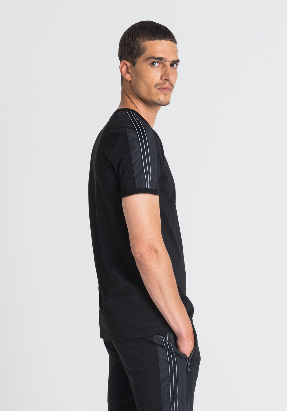 T-SHIRT RAS-DU-COU 100 % COTON AVEC IMPRIMÉ LOGOTYPÉ - Antony Morato Online Shop