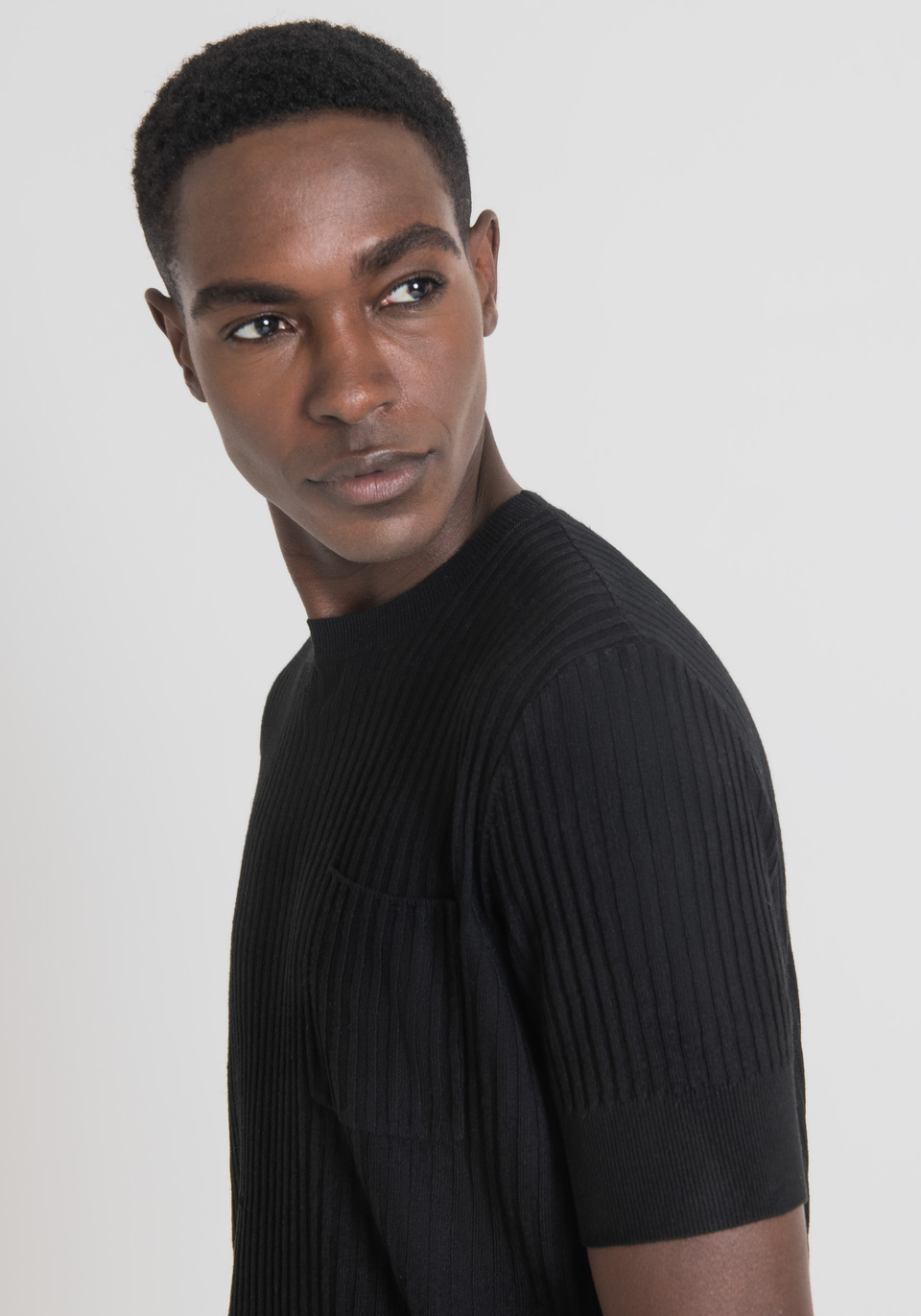 SLIM-FIT KNITTED T-SHIRT IN LINEN BLEND WITH POCKET - Antony Morato Online Shop