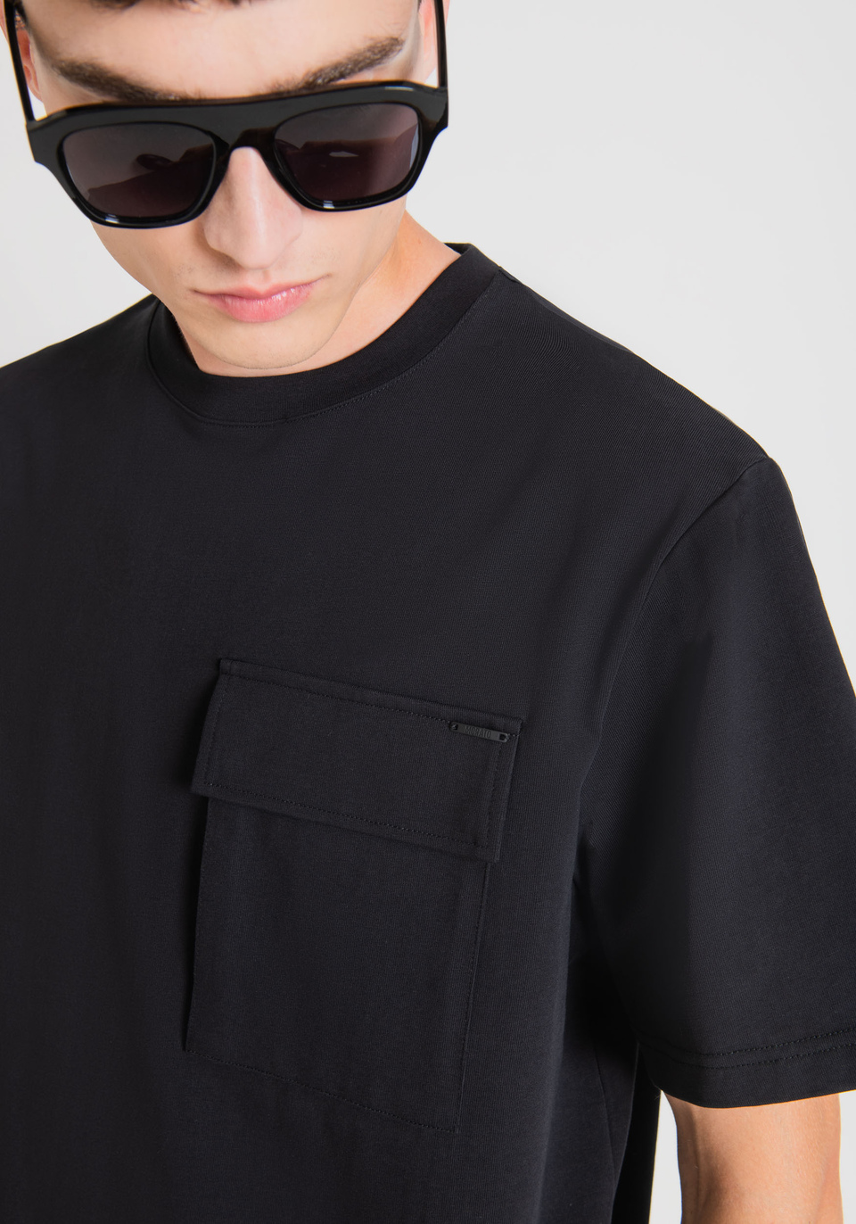 OVERSIZED T-SHIRT IN PURE COTTON WITH HEART SIDE POCKET - Antony Morato Online Shop