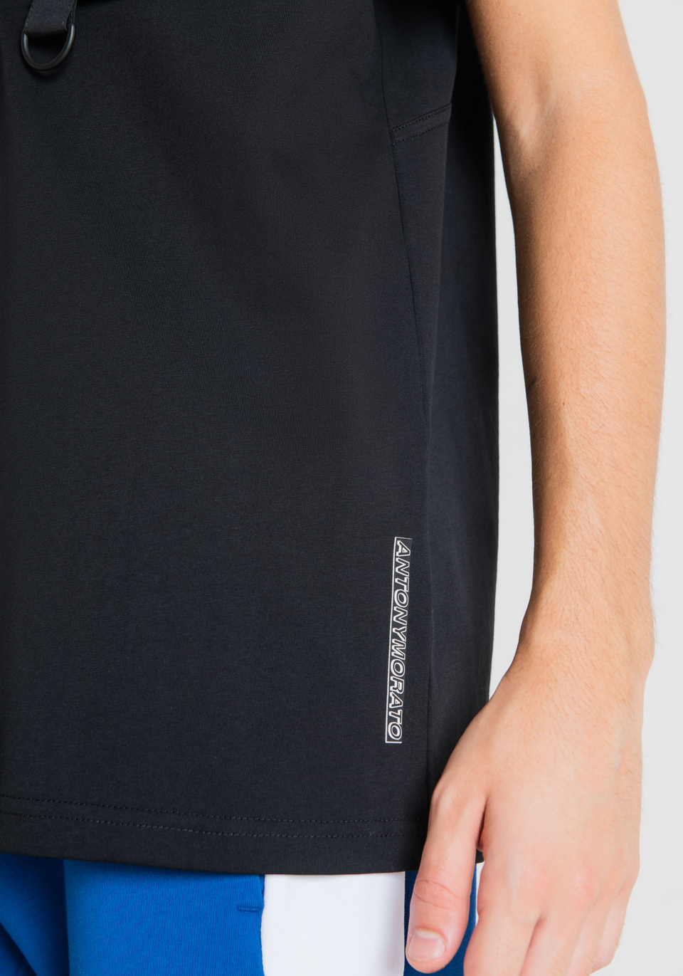REGULAR FIT T-SHIRT IN 100% COTTON WITH CONTRASTING POCKET - Antony Morato Online Shop