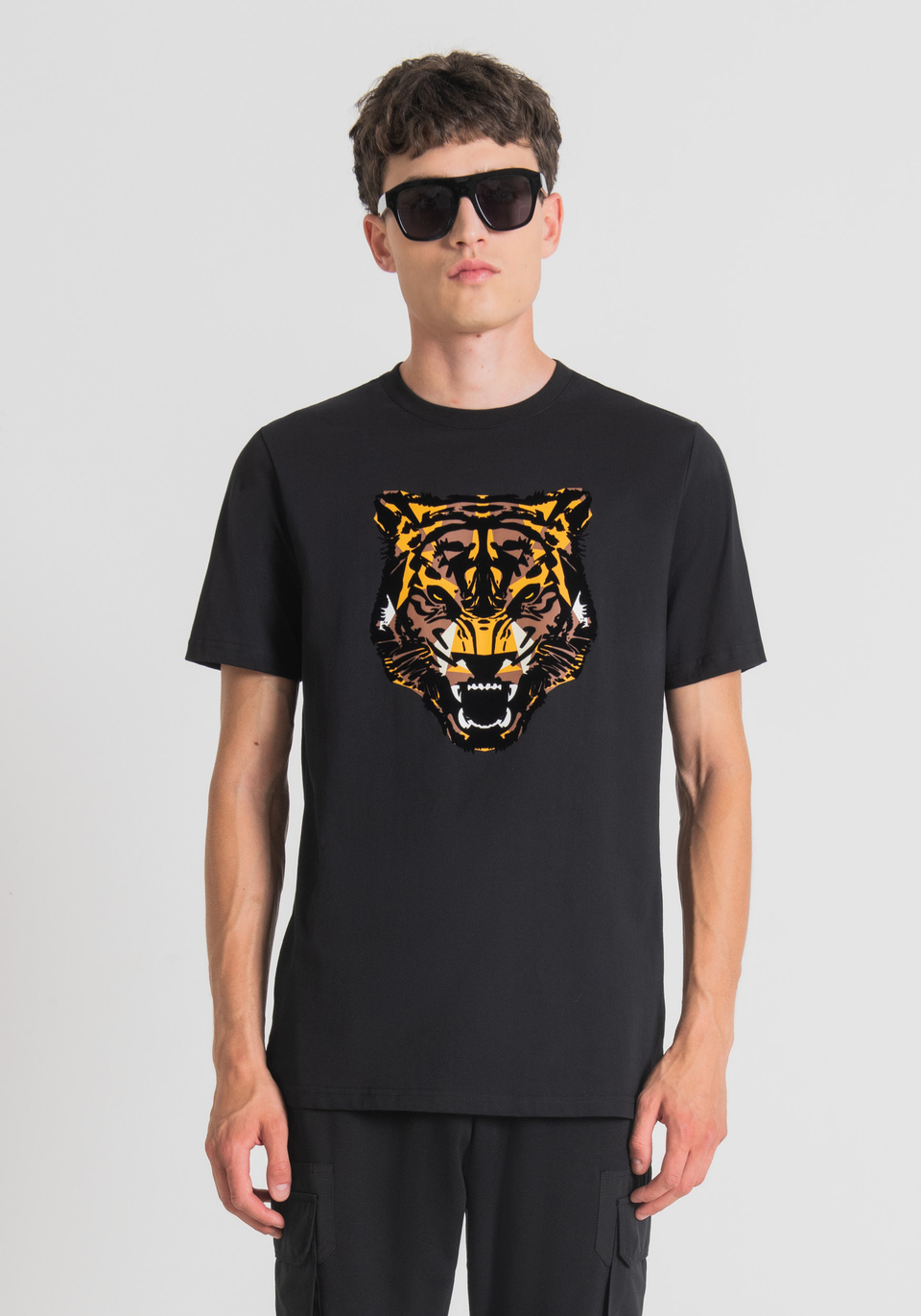 REGULAR-FIT T-SHIRT IN 100% COTTON WITH TIGER PRINT - Antony Morato Online Shop