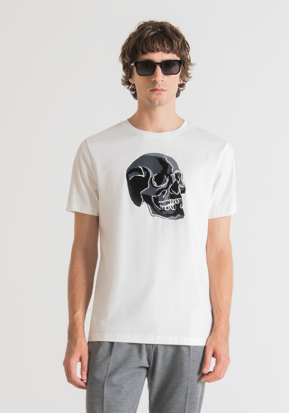 REGULAR-FIT T-SHIRT IN PURE COTTON WITH FLOCK PRINT SKULL - Antony Morato Online Shop