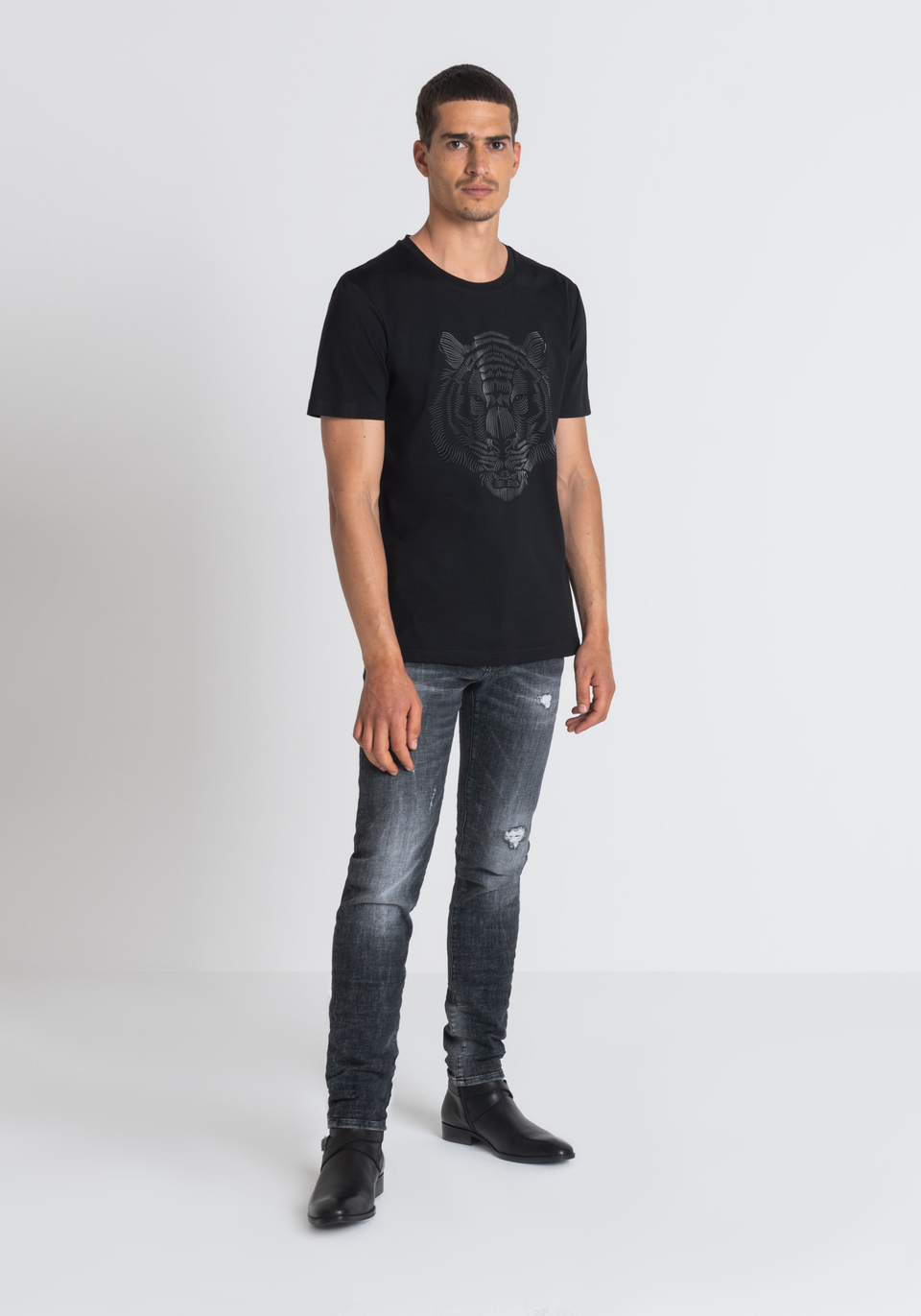 SLIM FIT T-SHIRT IN 100% COTTON WITH TIGER PRINT - Antony Morato Online Shop