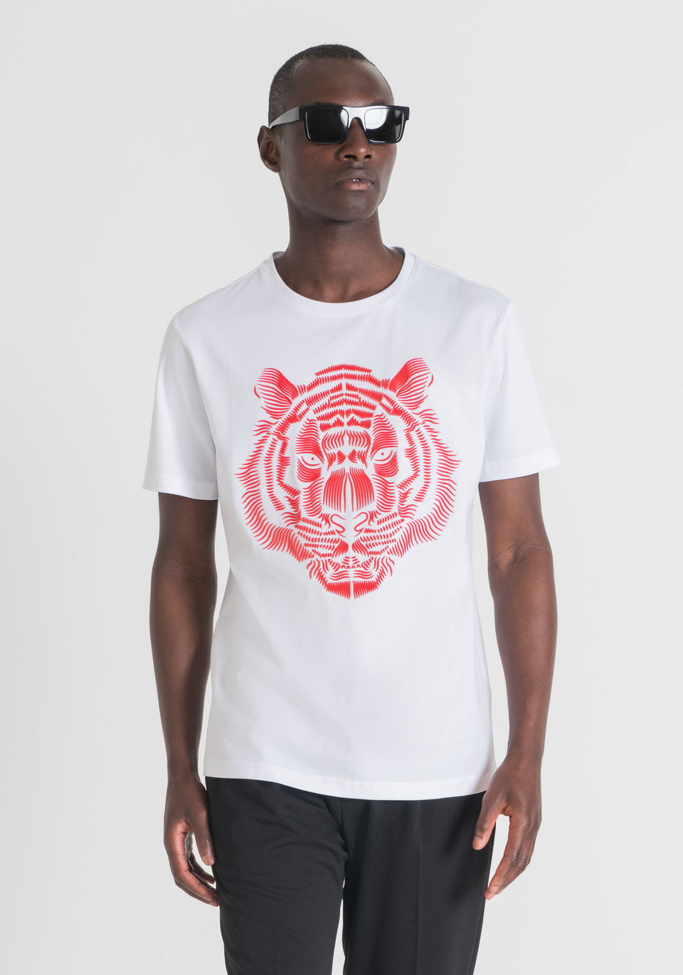 SLIM-FIT T-SHIRT IN PURE COTTON WITH TIGER PRINT - Antony Morato Online Shop