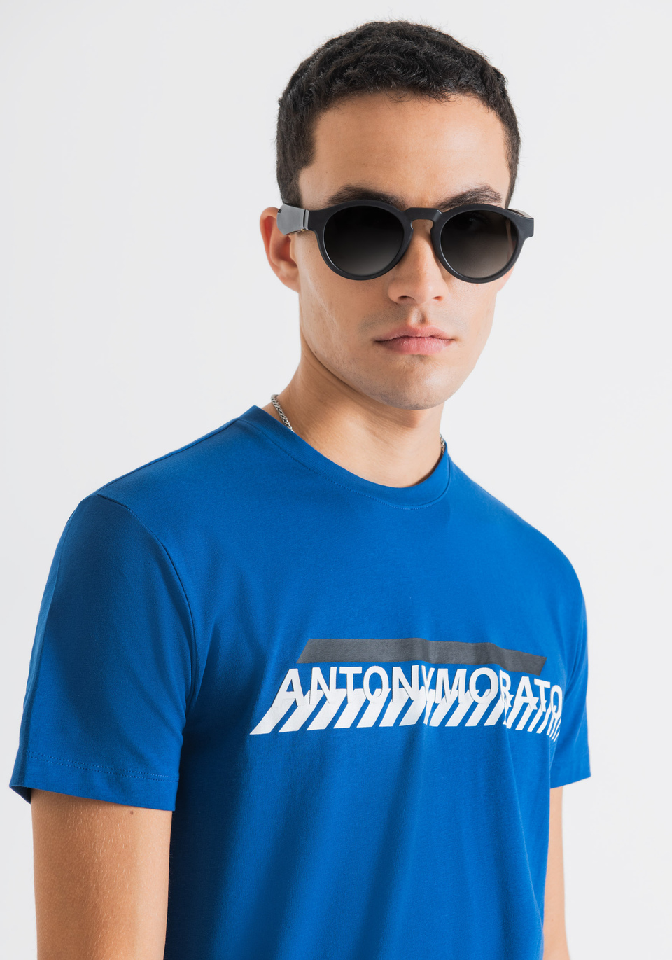 SUPER SLIM FIT T-SHIRT IN STRETCH COTTON WITH EMBOSSED MORATO PRINT - Antony Morato Online Shop