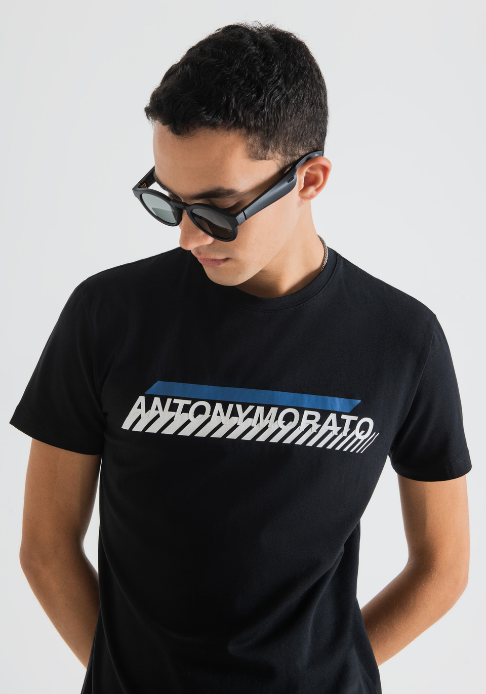 SUPER SLIM FIT T-SHIRT IN STRETCH COTTON WITH EMBOSSED MORATO PRINT - Antony Morato Online Shop