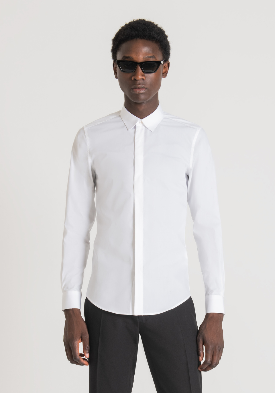 "LONDON" SLIM-FIT SHIRT IN EASY-IRON COTTON WITH CONCEALED BUTTONS - Antony Morato Online Shop