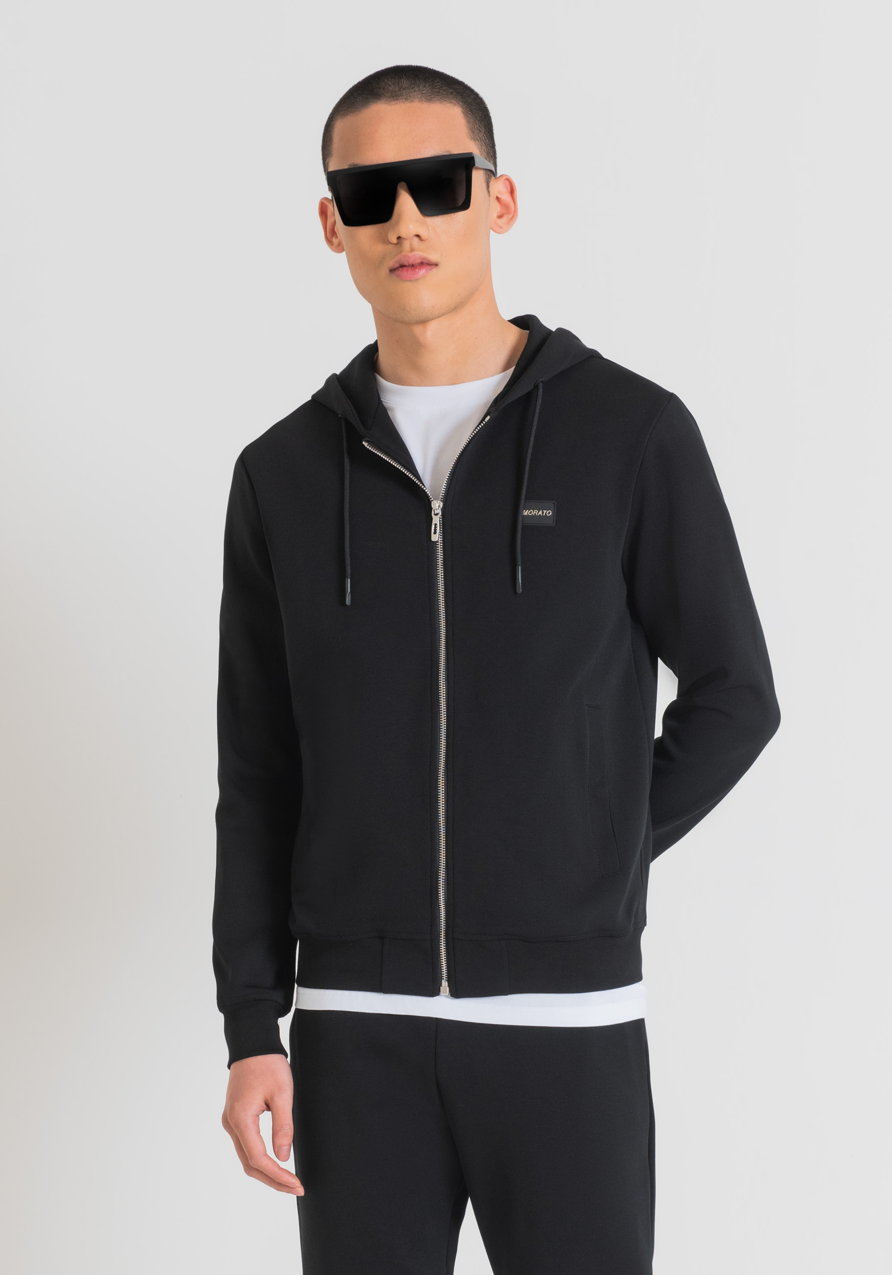 FELPA SLIM FIT IN TESSUTO MISTO COTONE CON PLACCHETTA LOGATA IN