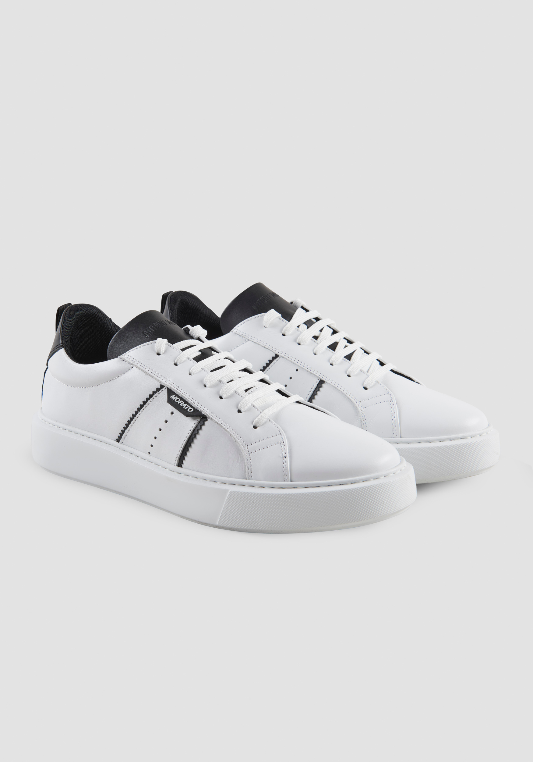 NIEDRIGER „BYRON GILL“ SNEAKER AUS 100% LEDER MIT KONTRASTIERENDEN 