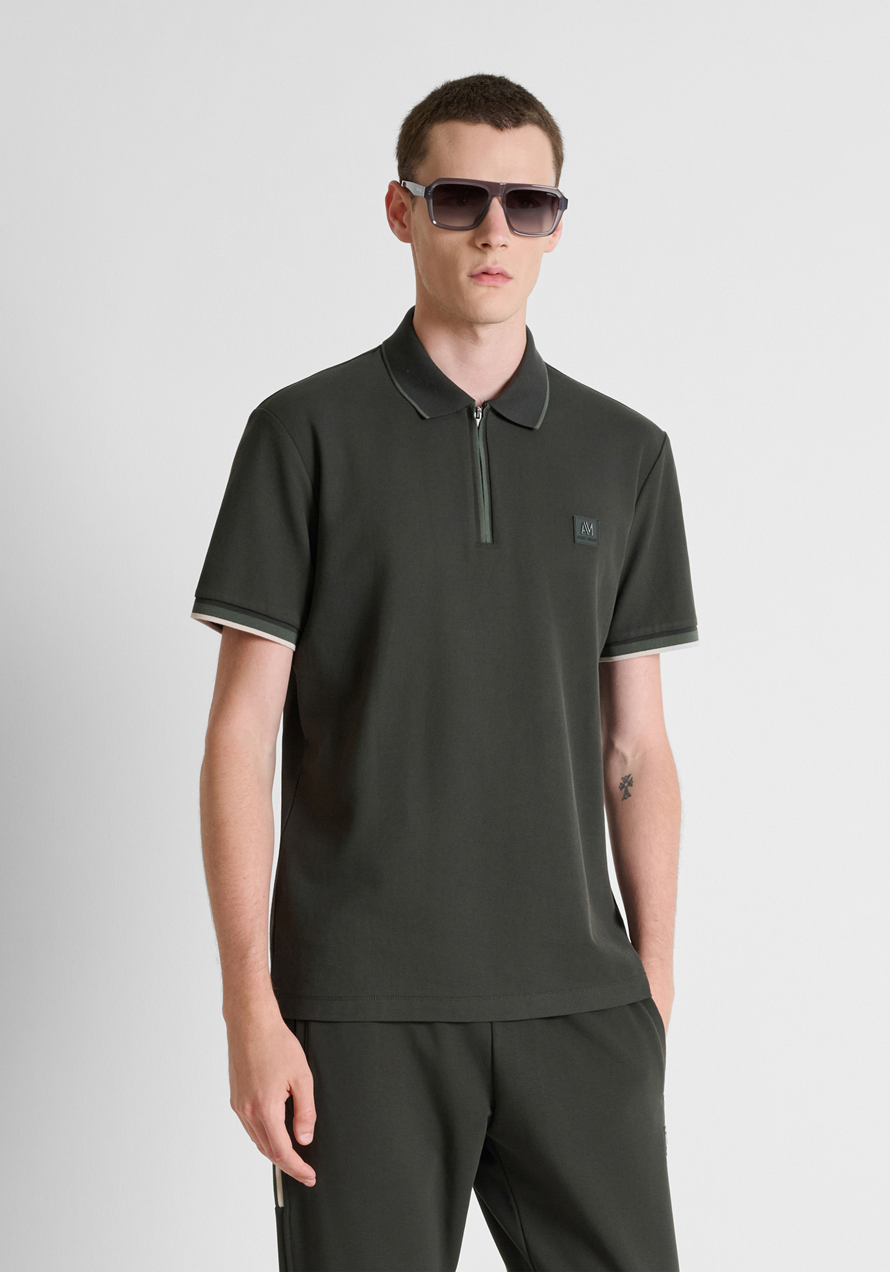 Forest green regular-fit polo in cotton piqué with zip and plate