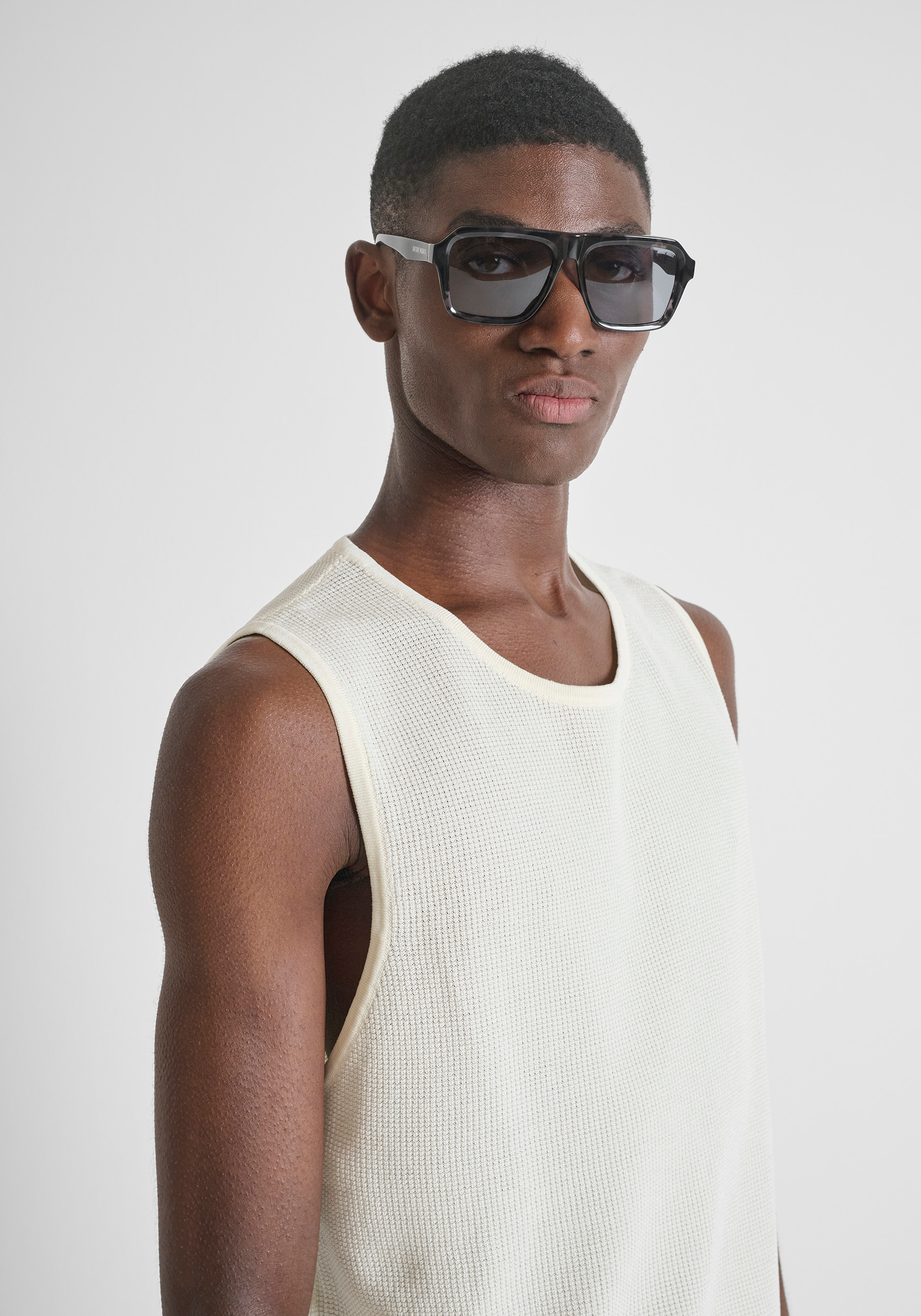 REGULAR-FIT GILET IN A SUPER-FINE VISCOSE BLEND YARN | Antony Morato