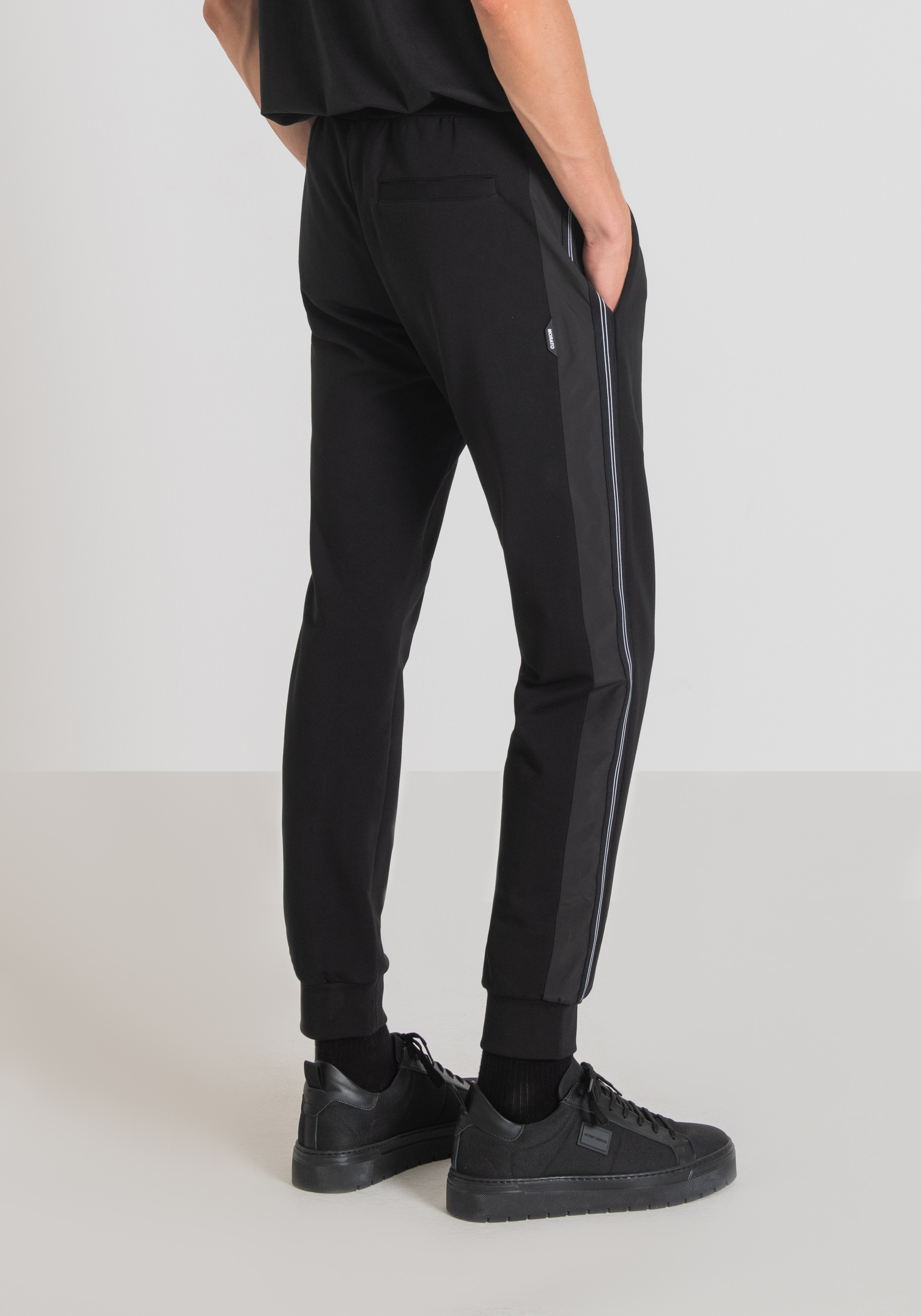 Pantalon jogging slim noir uni type sweat molleton pour homme – MY-LOOK