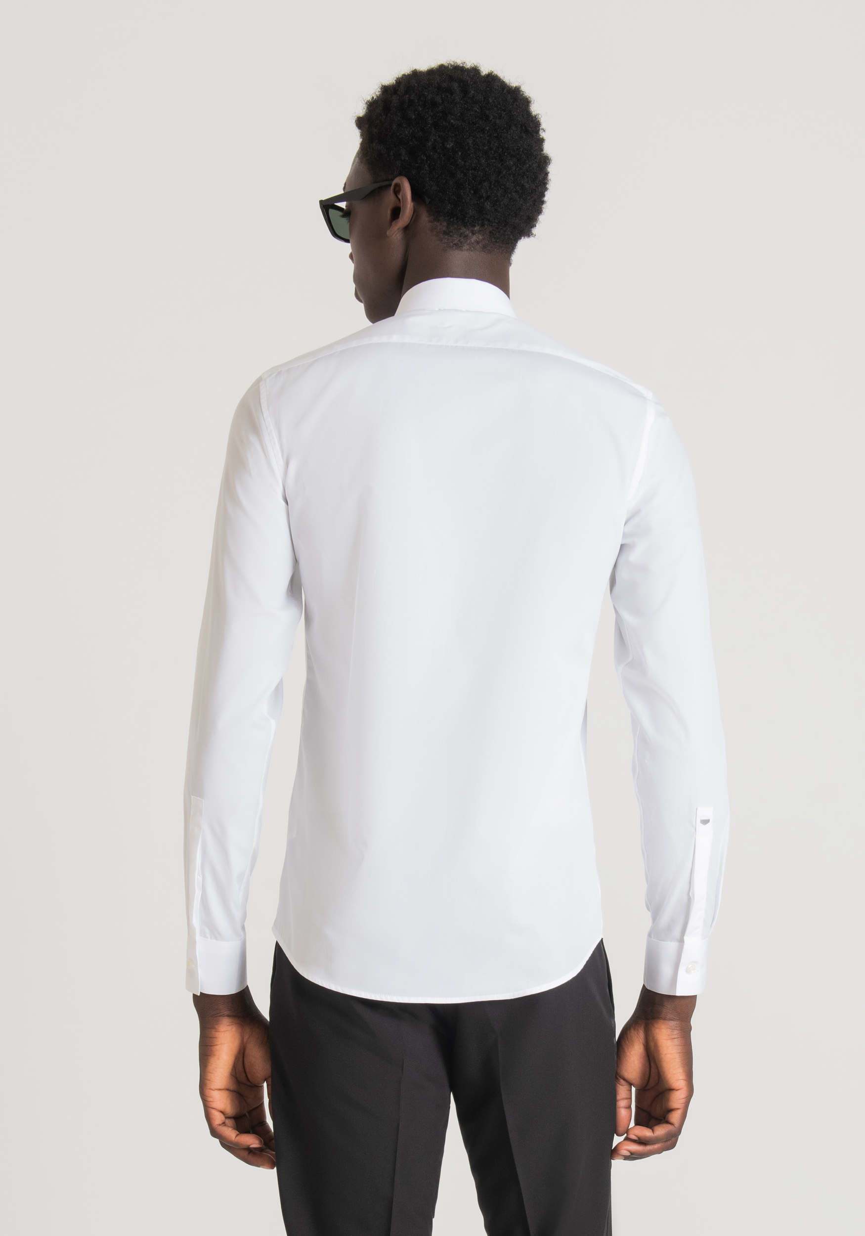 HEMD SLIM FIT „LONDON“ AUS EASY-IRON-BAUMWOLLE MIT VERDECKTER 