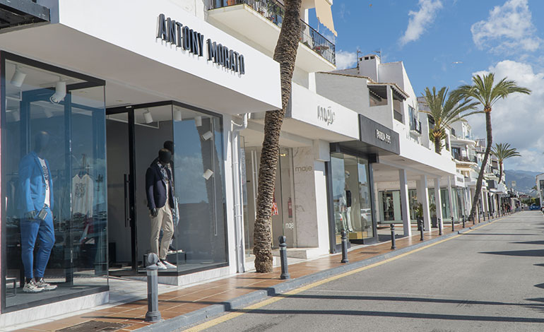 Absolutamente Caballero fumar Antony Morato opens doors of a new space in Puerto Banús